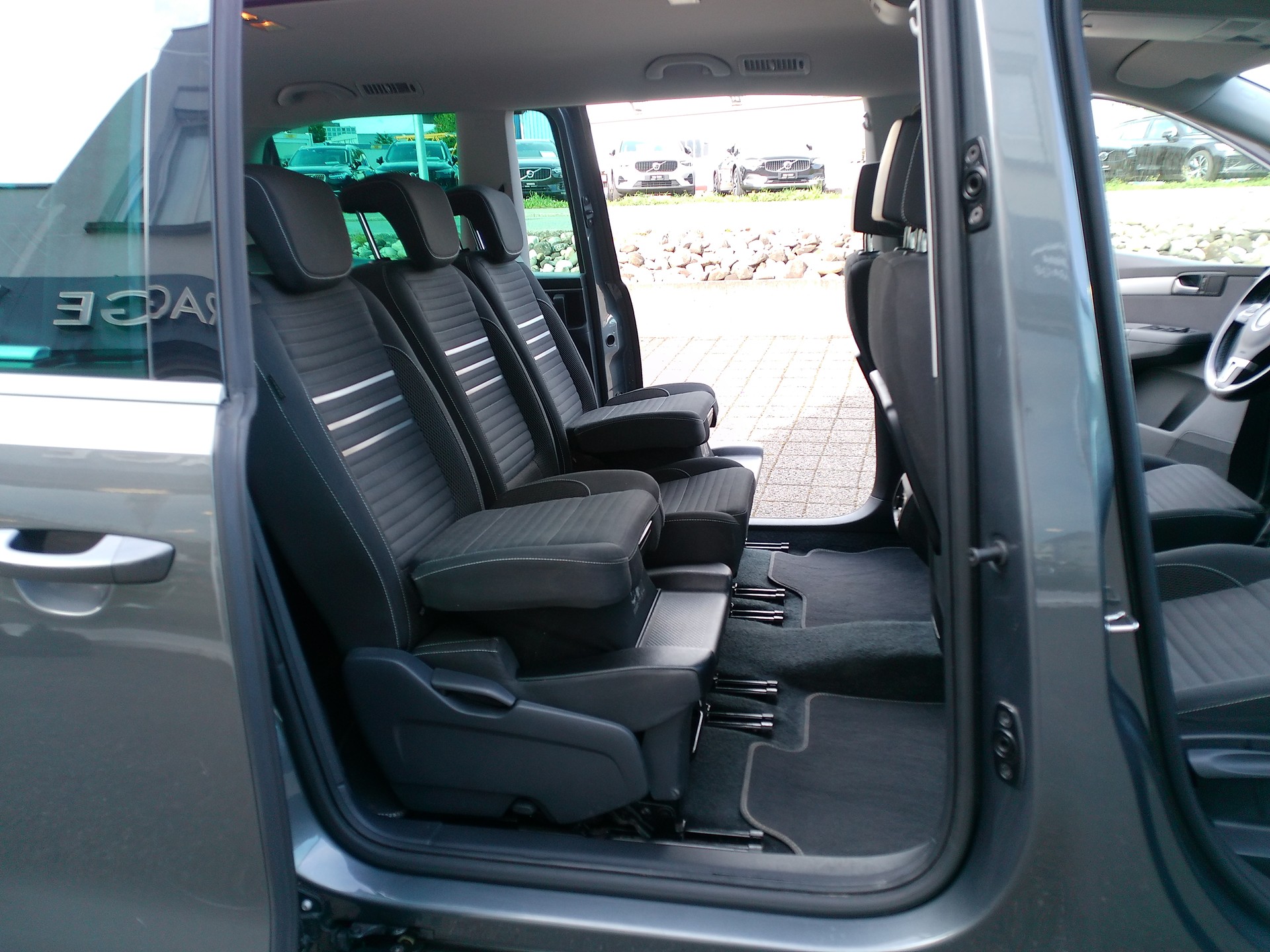 VW Sharan 2.0 TDI BlueMotion Technology Cup 4Motion-image-13