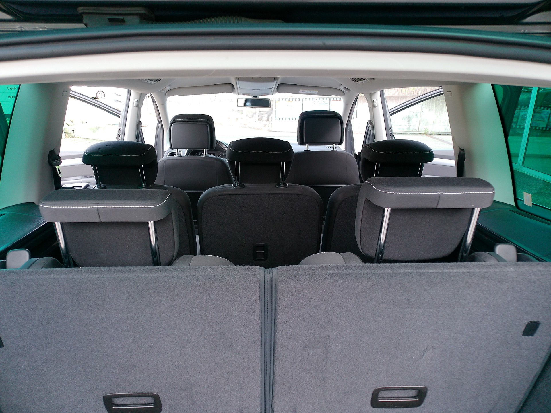 VW Sharan 2.0 TDI BlueMotion Technology Cup 4Motion-image-17