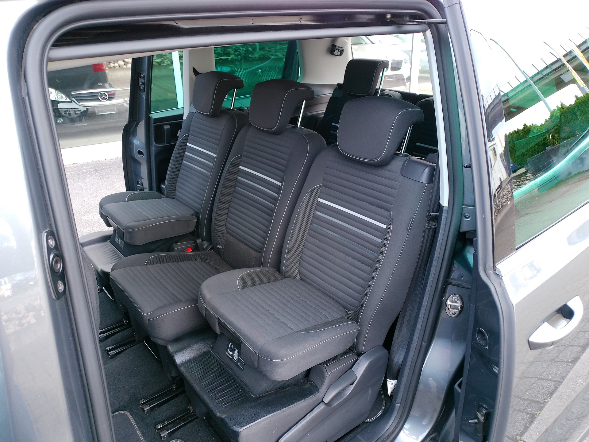 VW Sharan 2.0 TDI BlueMotion Technology Cup 4Motion-image-15