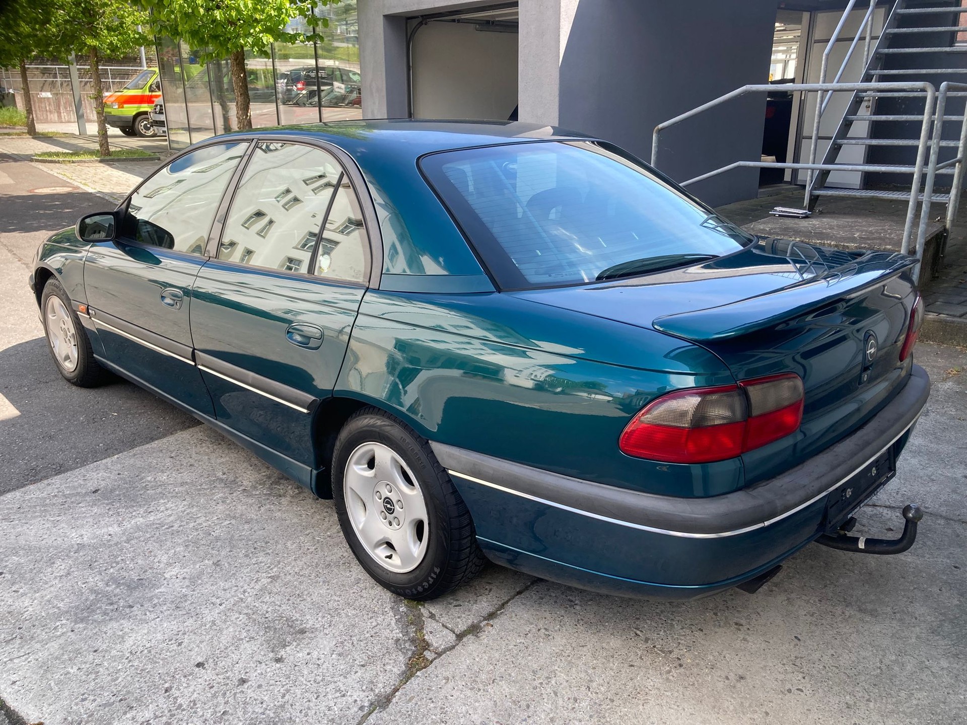 OPEL Omega 3.0i MV6 A-showroom-element-3