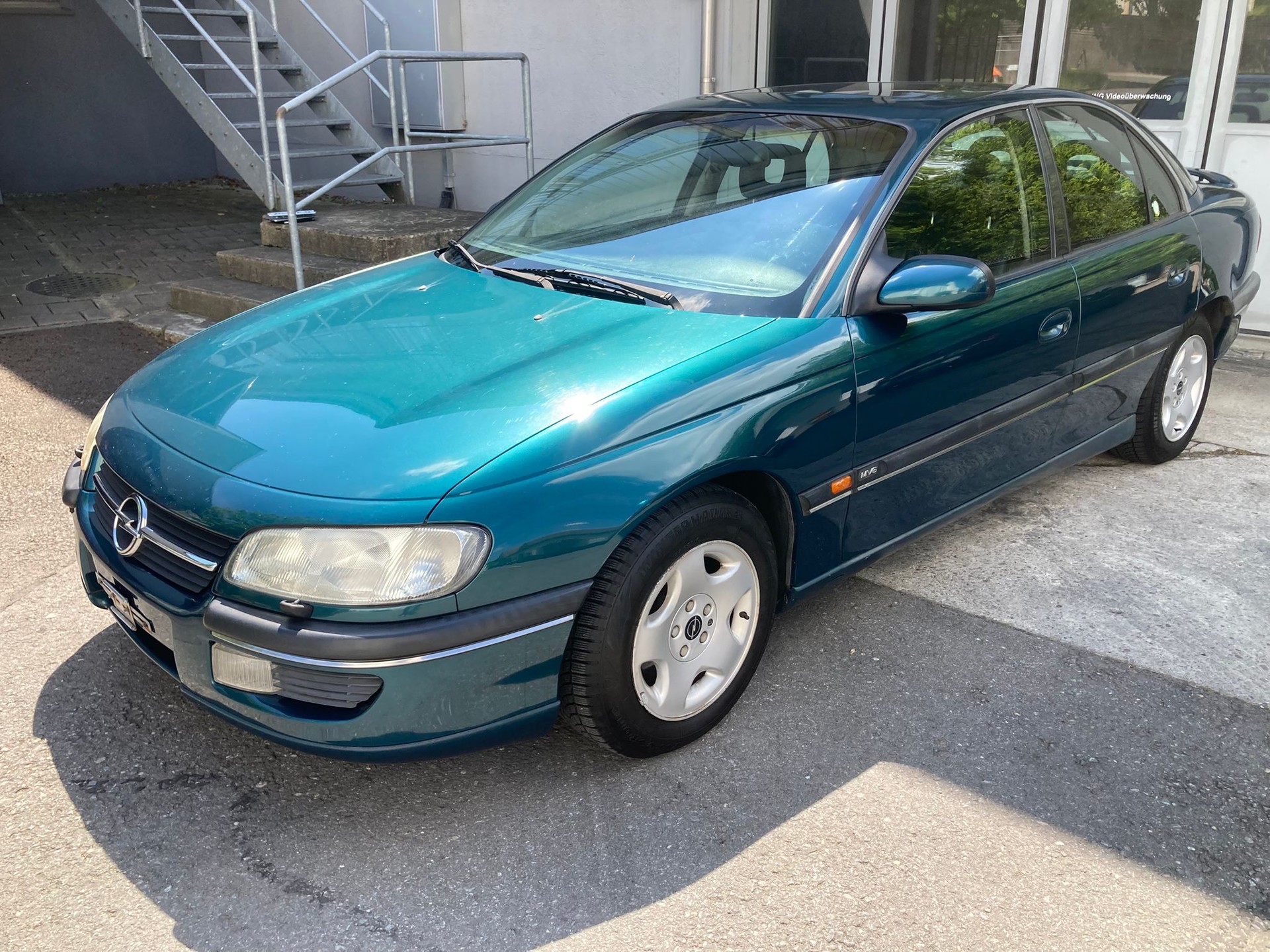 OPEL Omega 3.0i MV6 A-showroom-element-1