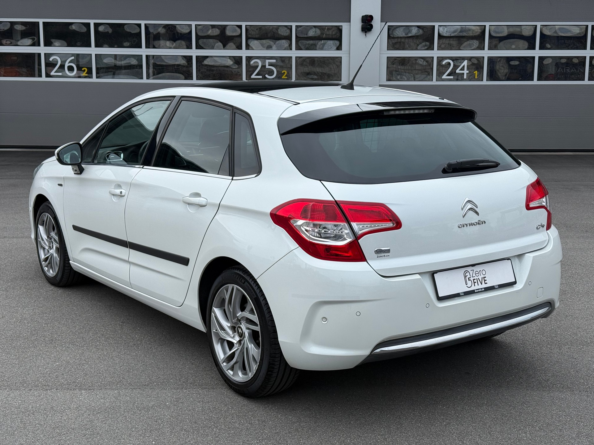 CITROEN C4 Berline 1.6 e-HDi Exclusive EGS6-showroom-element-3