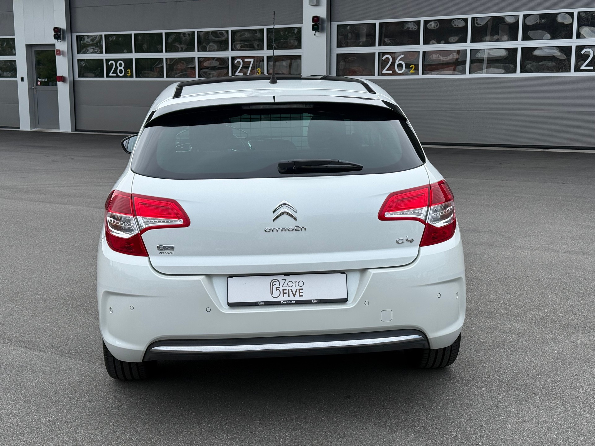 CITROEN C4 Berline 1.6 e-HDi Exclusive EGS6-image-4