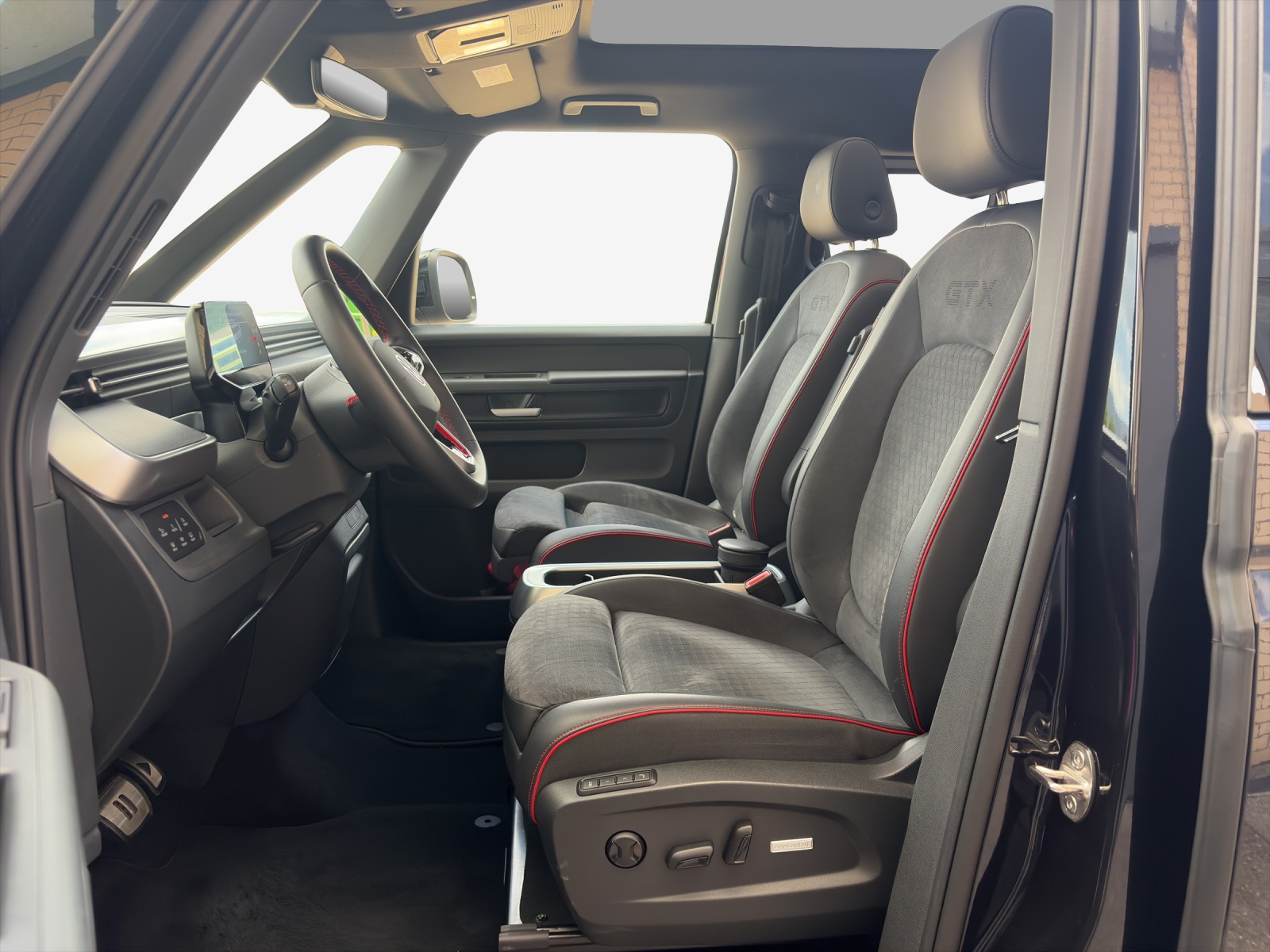 VW ID.Buzz LWB GTX 4 Motion-image-8