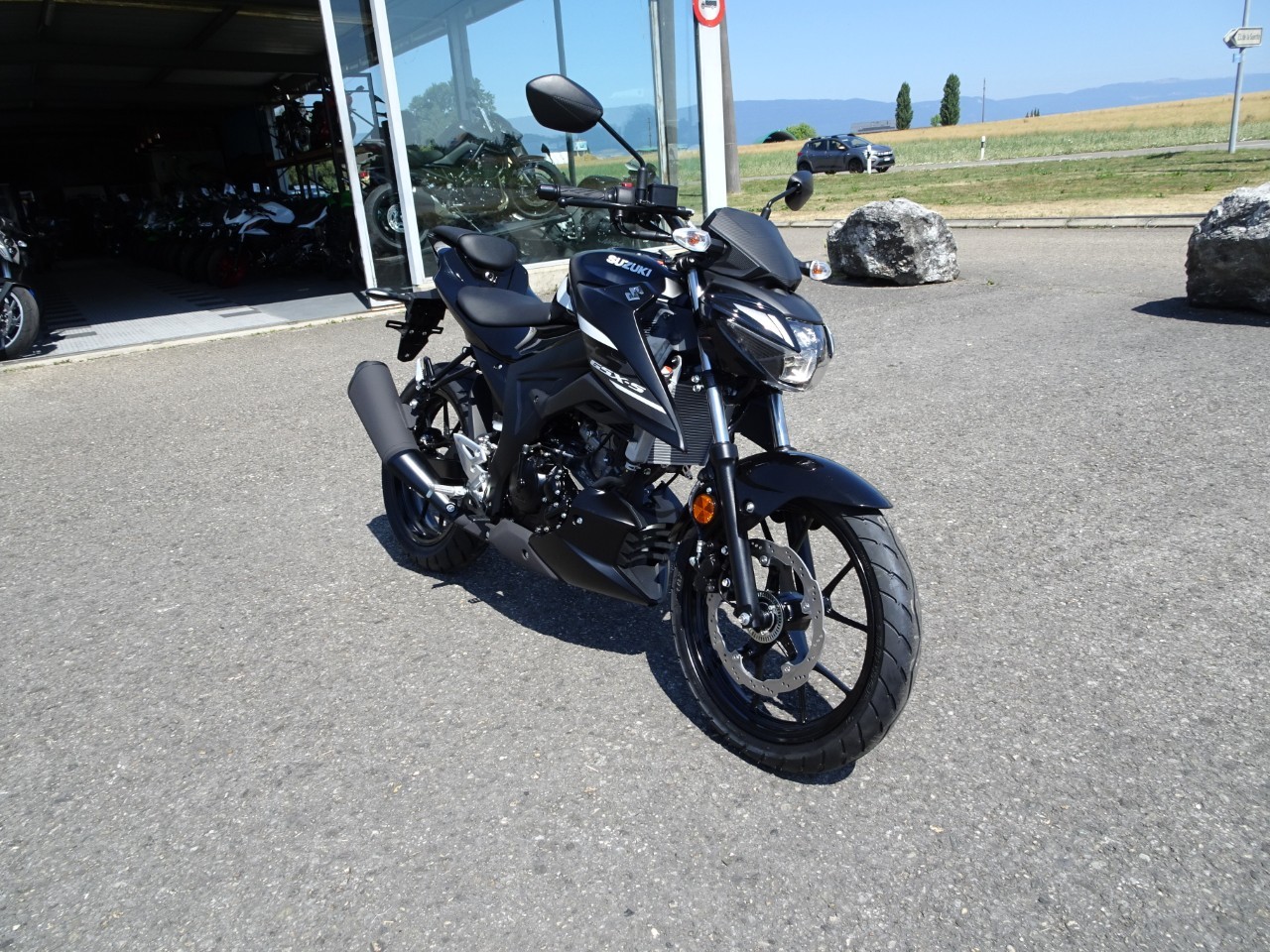 SUZUKI GSX-S 125-image-1