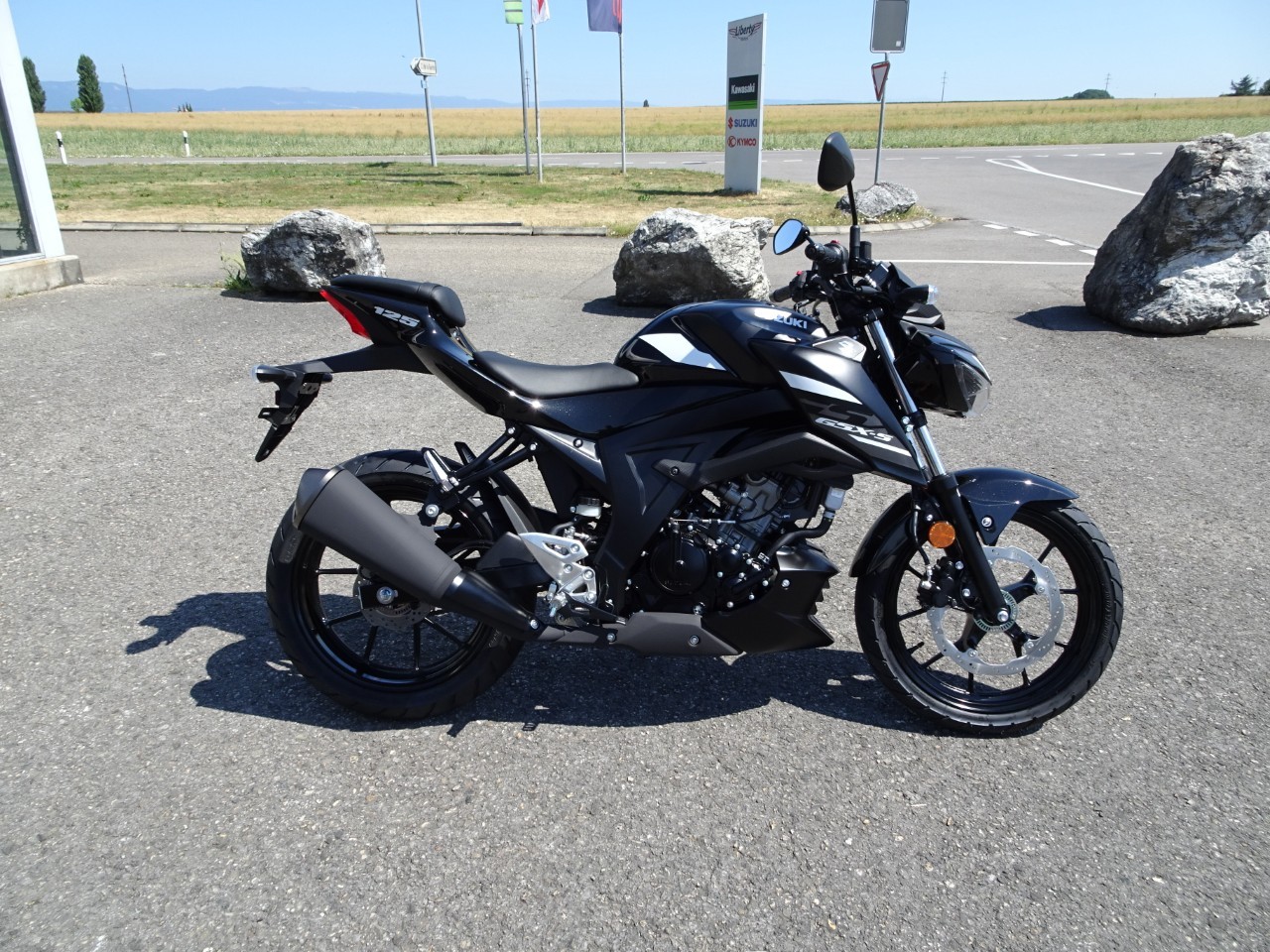 SUZUKI GSX-S 125-image-0