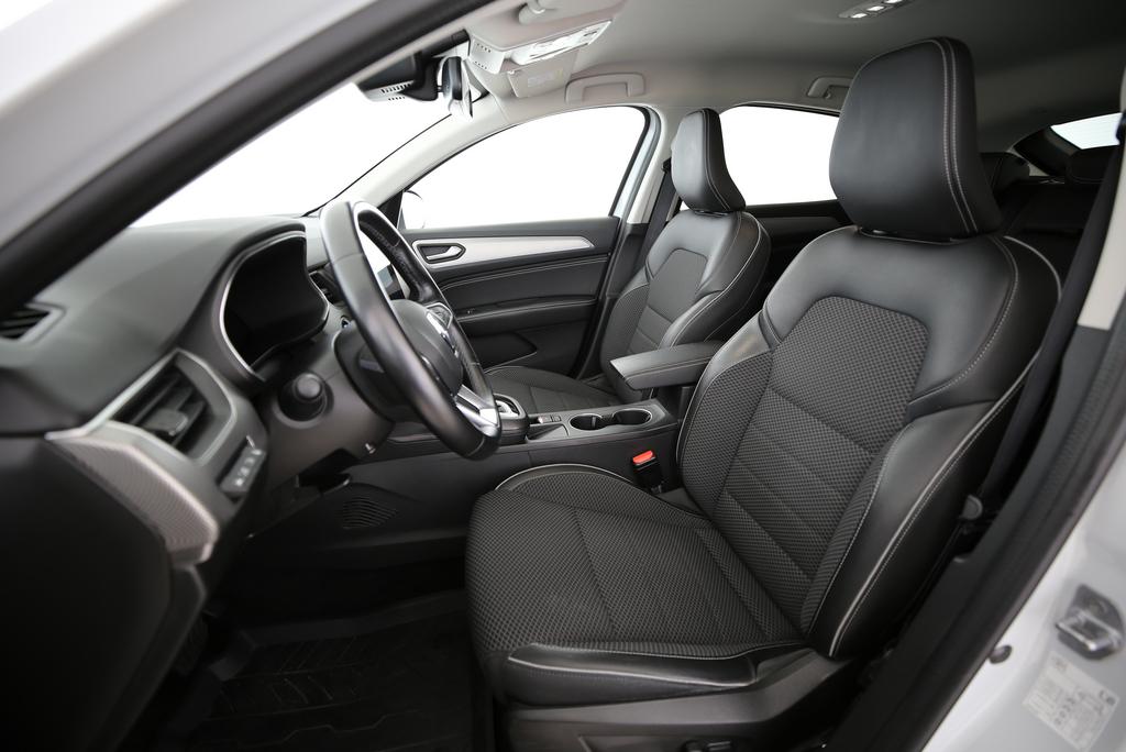 RENAULT Arkana 1.6 E-Tech techno-showroom-element-2