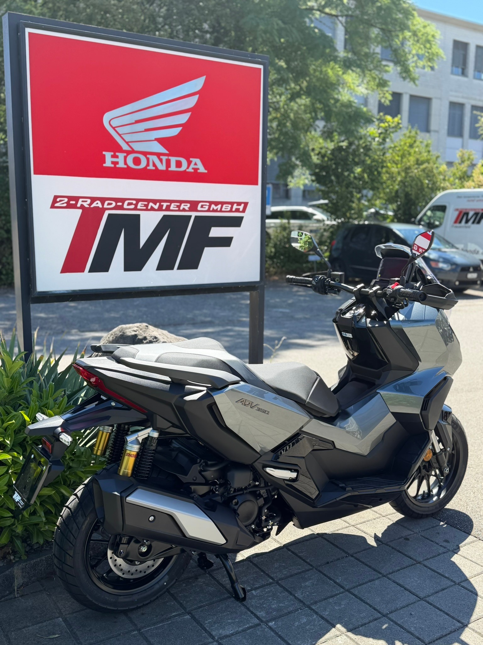 HONDA ADV 350-image-1