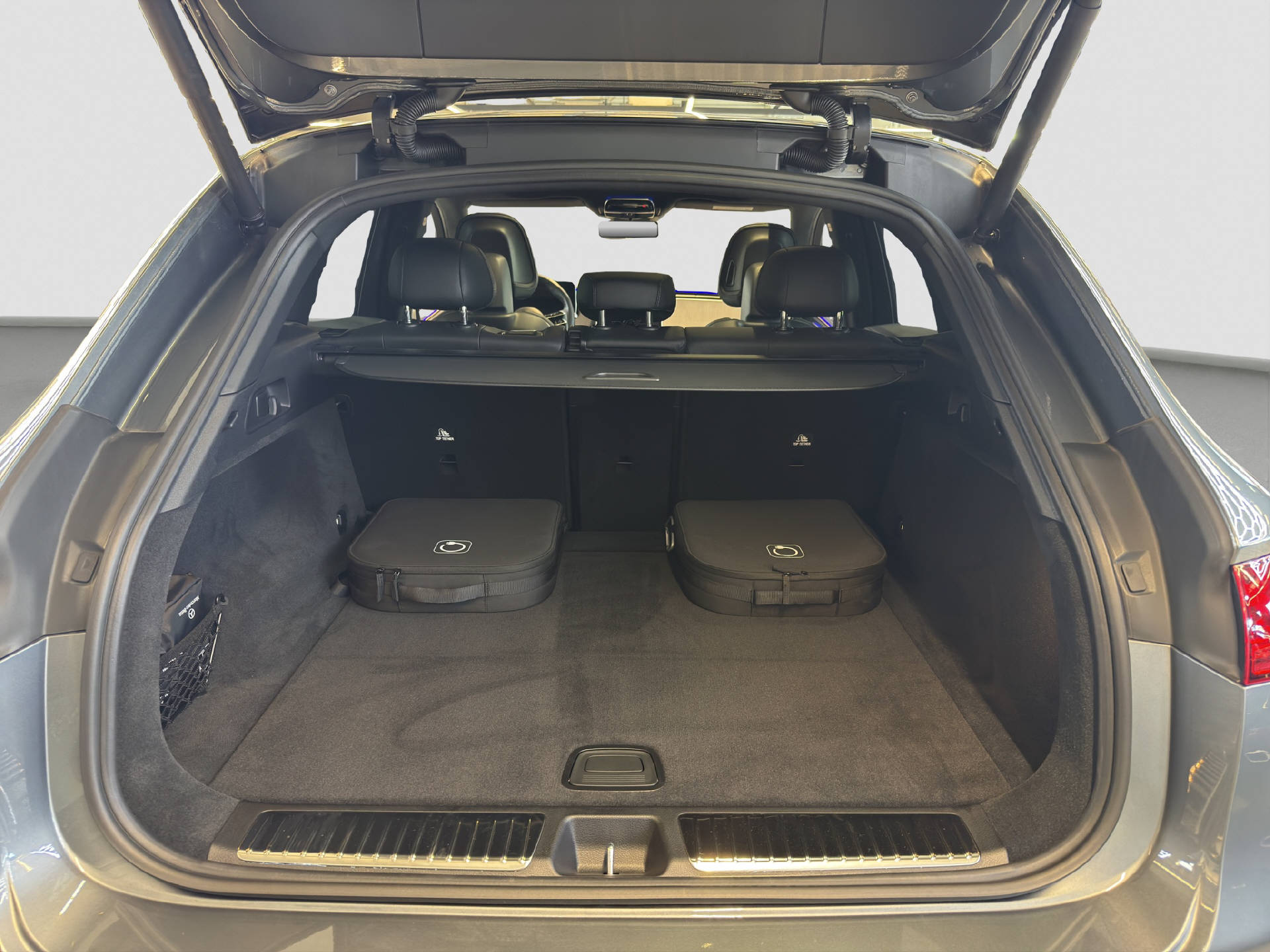 MERCEDES-BENZ EQE 350 SUV Excellence AMG Line-image-14