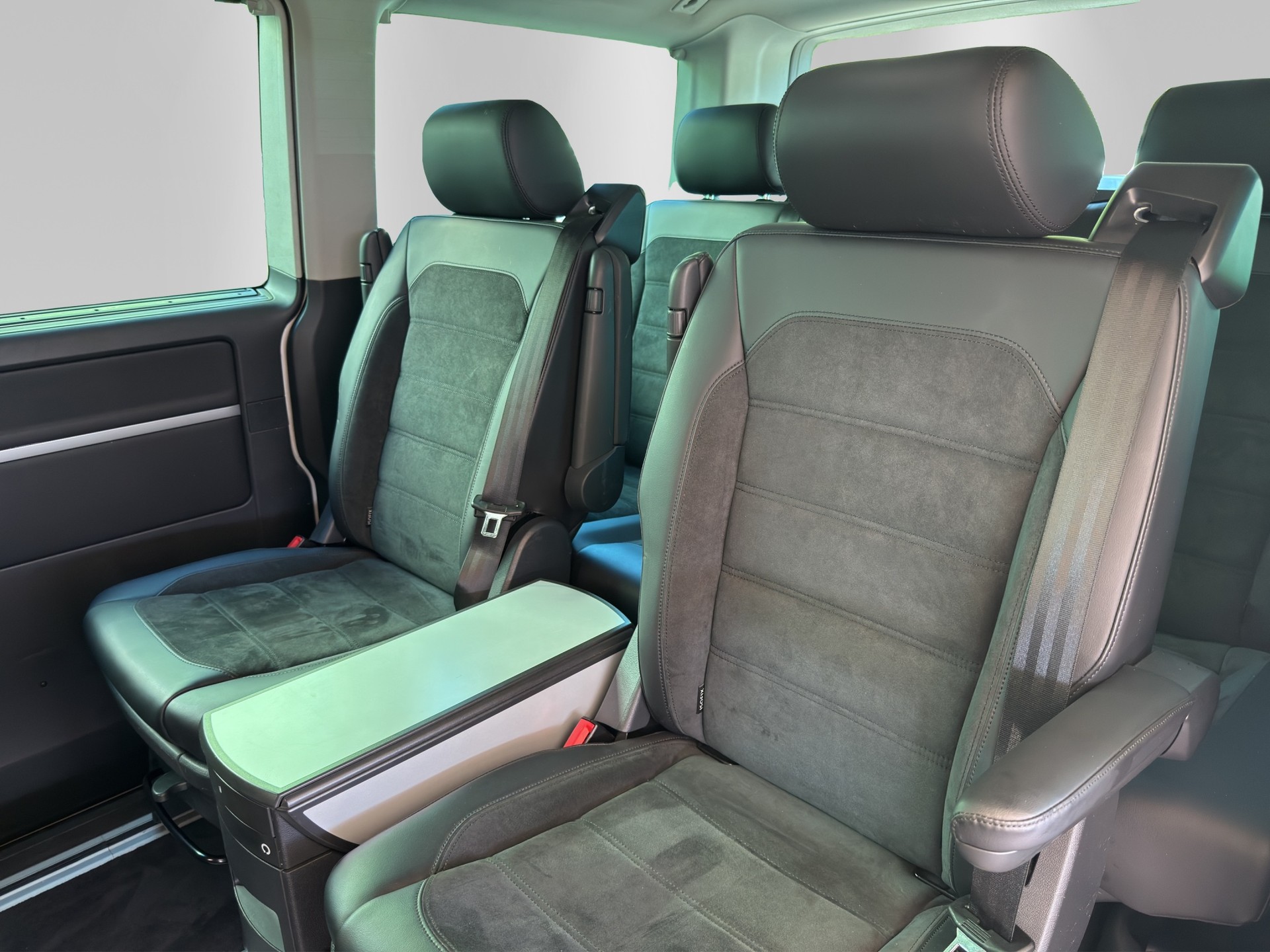 VW T6 Multivan 2.0 Bi-TDI Highline 4Motion DSG-image-14