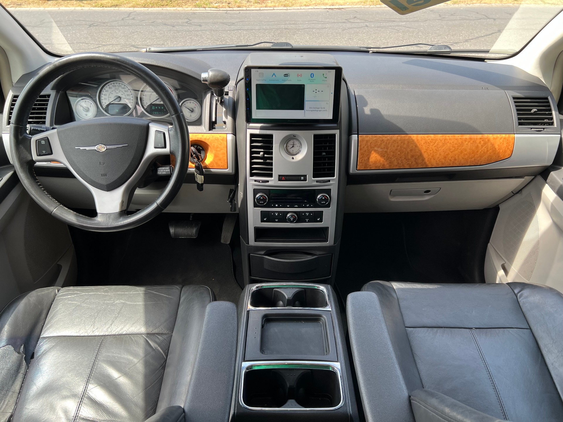 CHRYSLER Grand Voyager 2.8 CRD LX Automatic-image-13