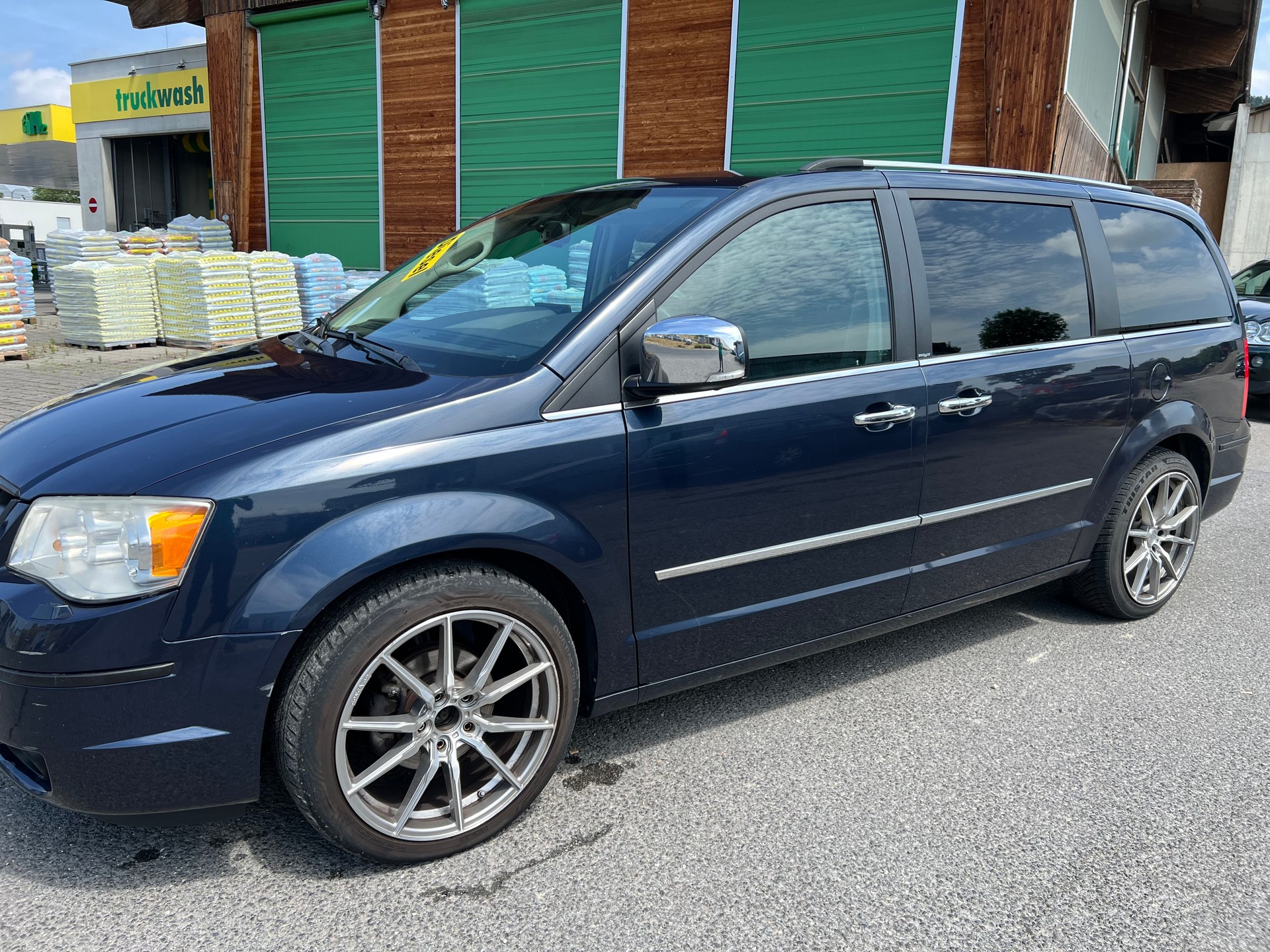 CHRYSLER Grand Voyager 2.8 CRD LX Automatic-image-1