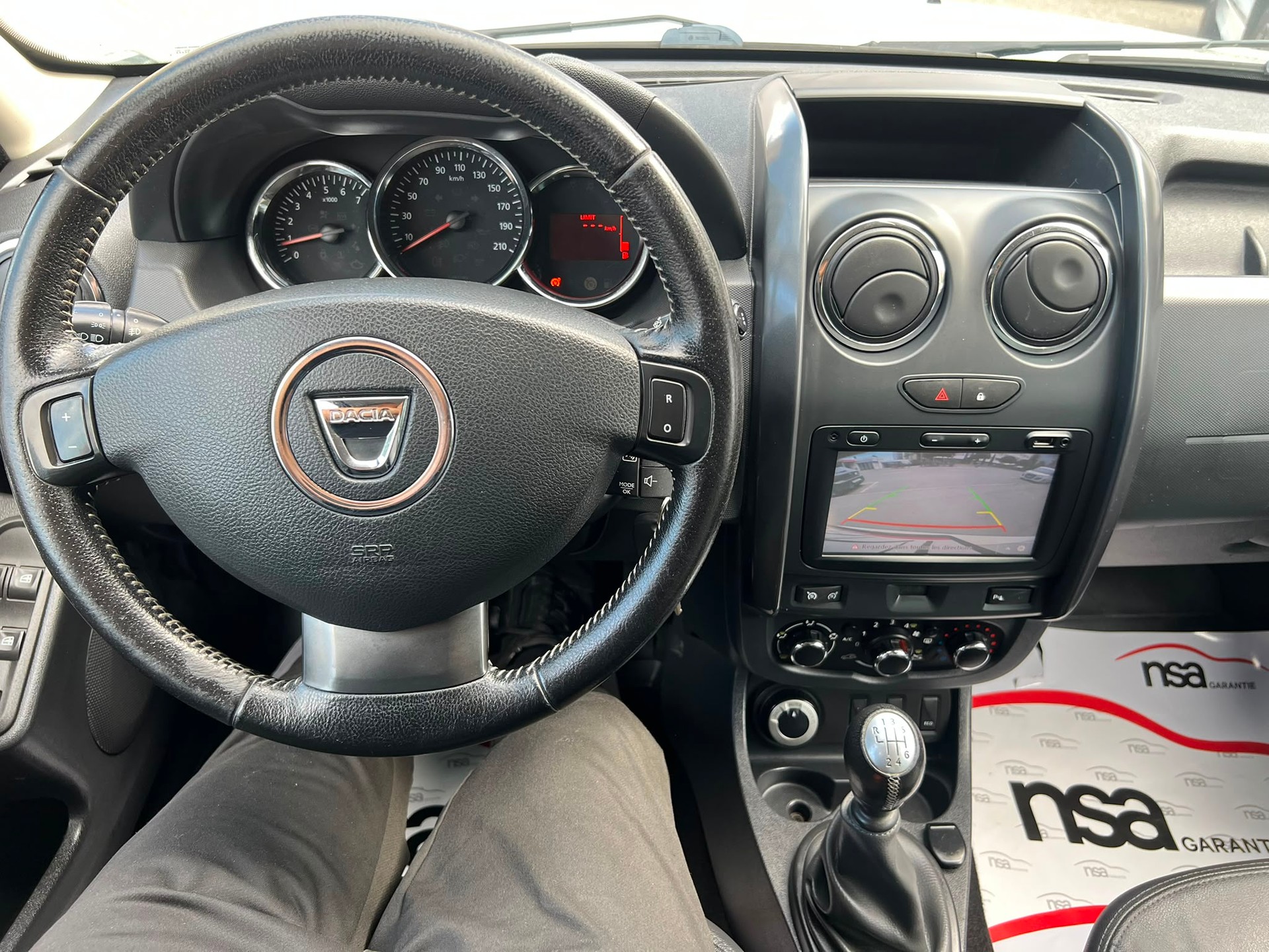 DACIA Duster 1.2 T Essential 4x4-image-8