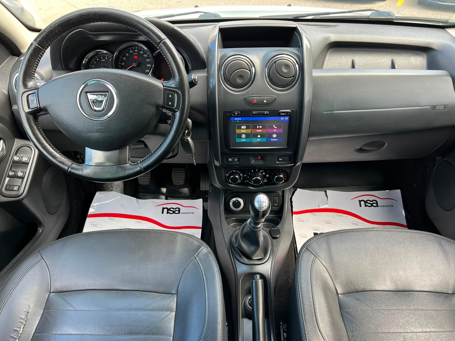 DACIA Duster 1.2 T Essential 4x4-image-7