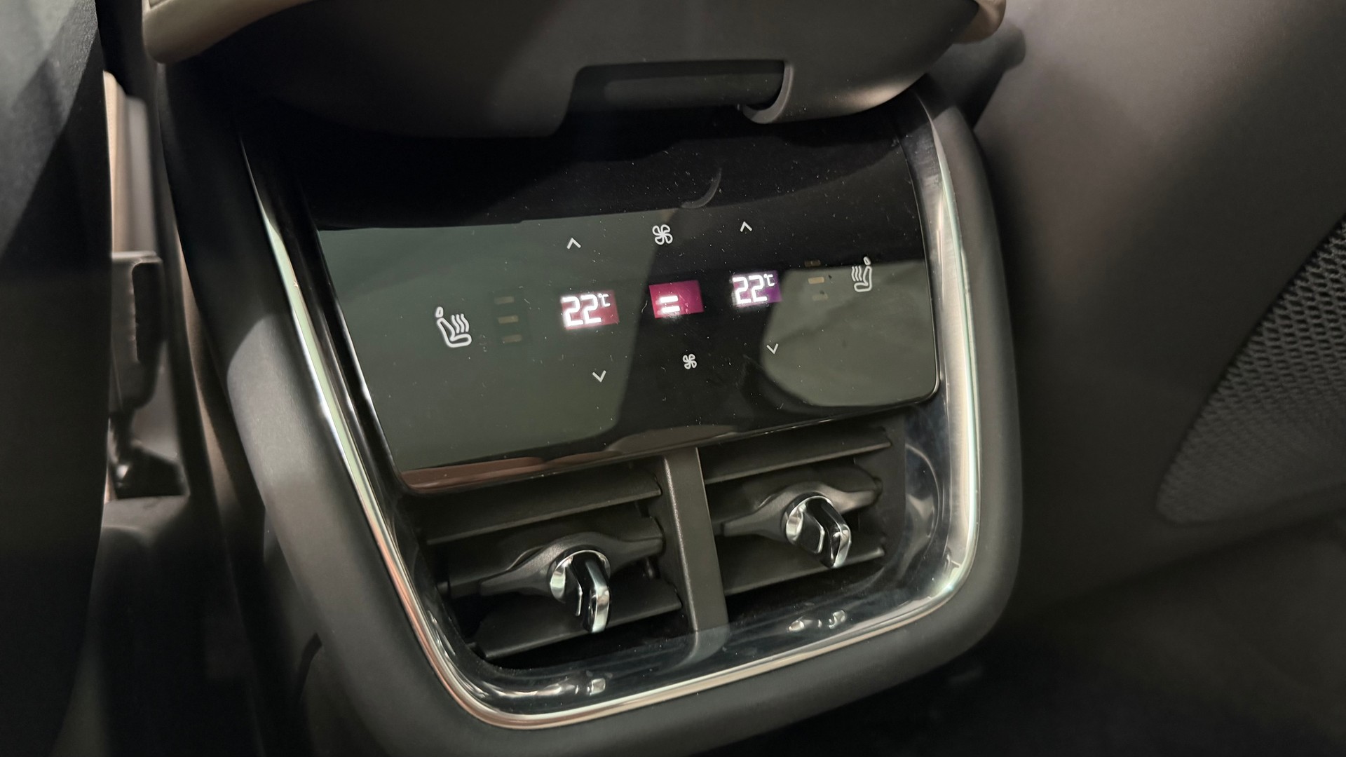 VOLVO EX 90 Twin Ultra AWD-image-12
