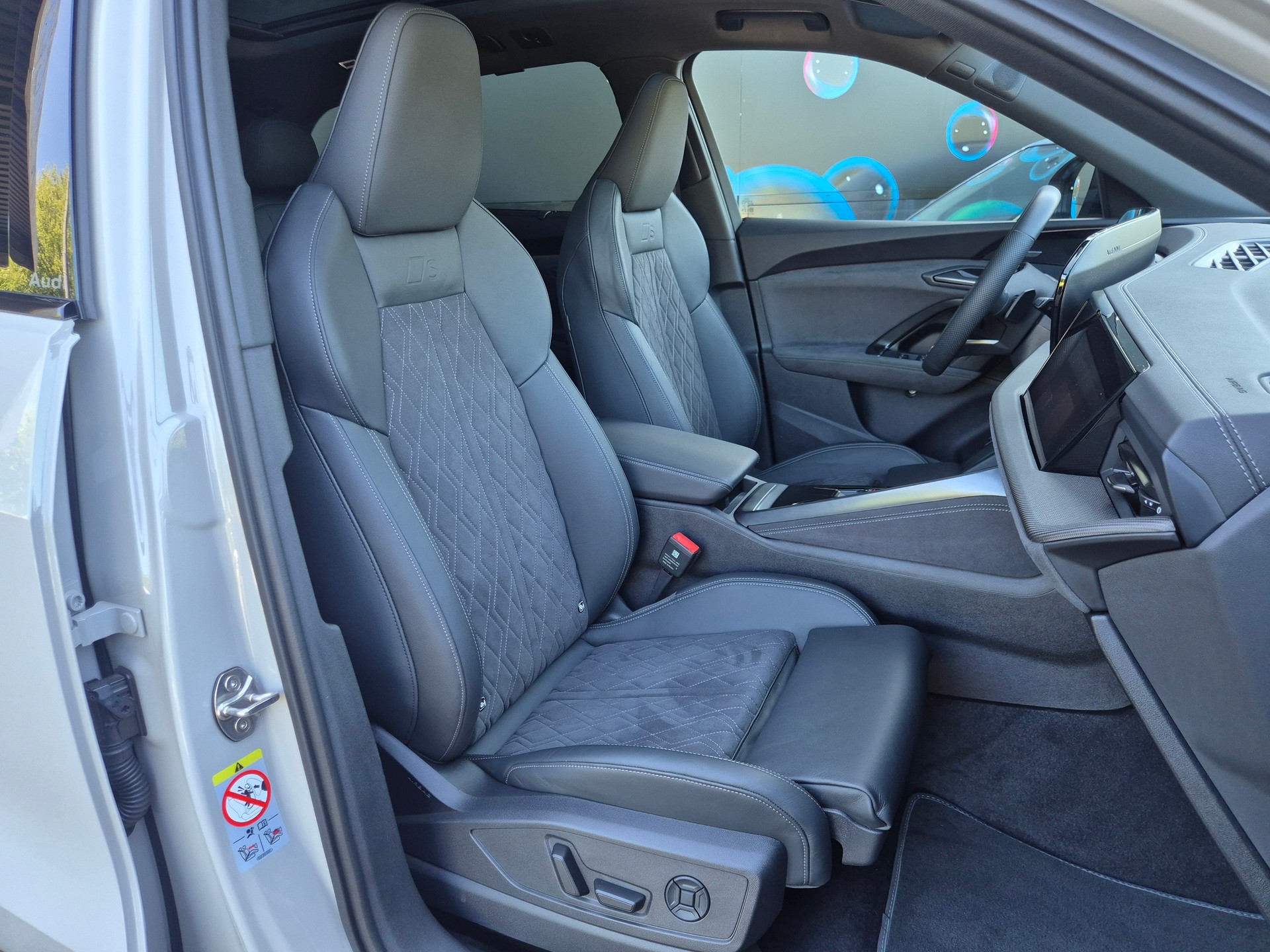 AUDI SQ5 TFSI quattro S-tronic-image-19