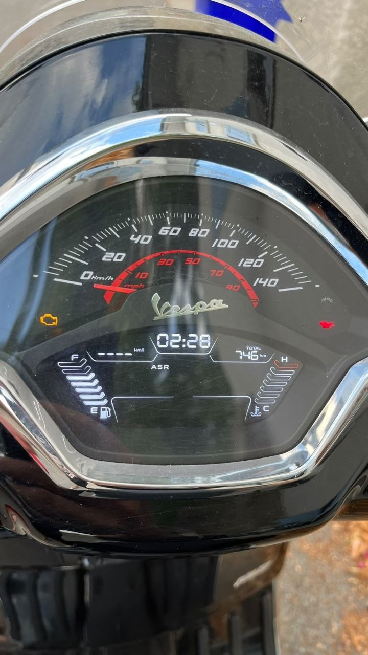 PIAGGIO Vespa GTS 125 ABS-image-2