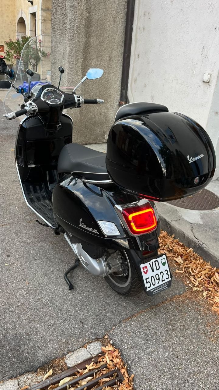 PIAGGIO Vespa GTS 125 ABS-image-0
