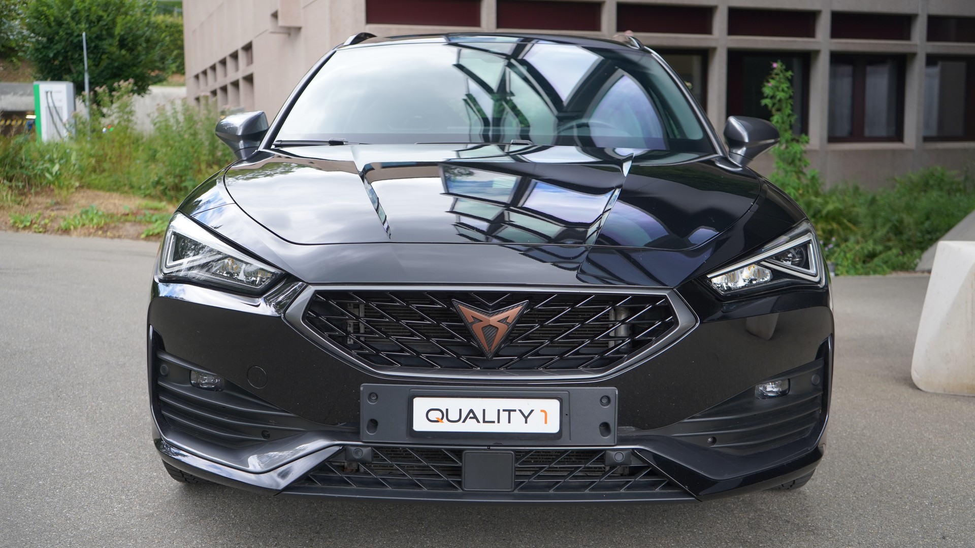 CUPRA 1.5 eTSI DSG-showroom-element-1
