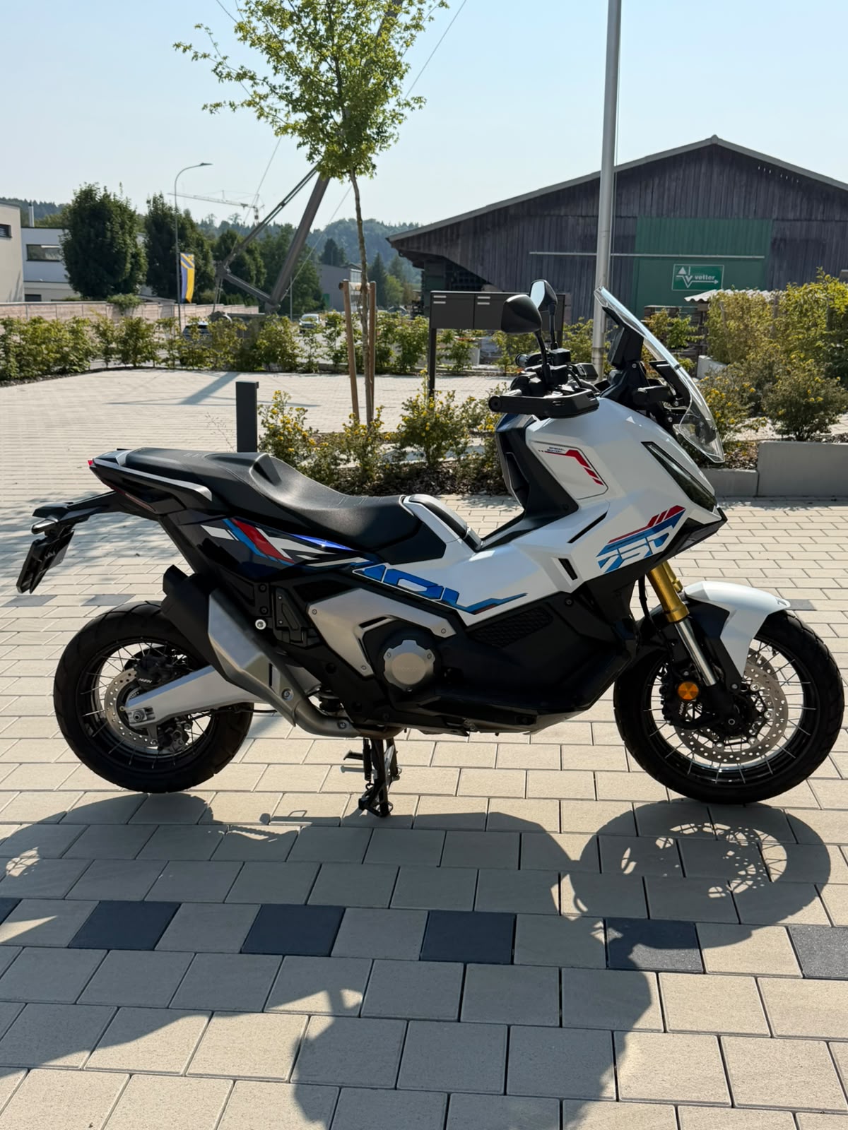 HONDA X-ADV 750-image-0