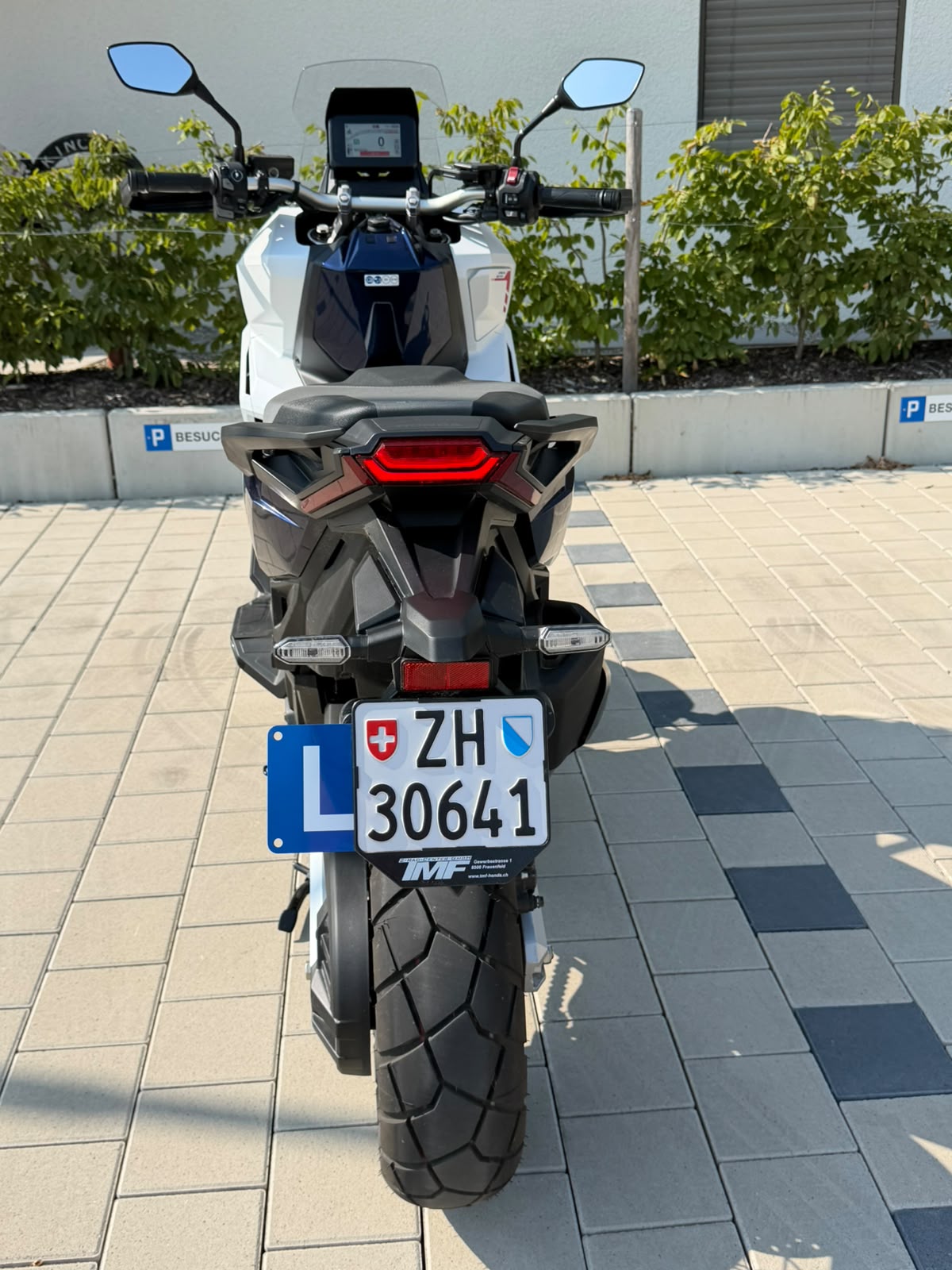 HONDA X-ADV 750-image-2