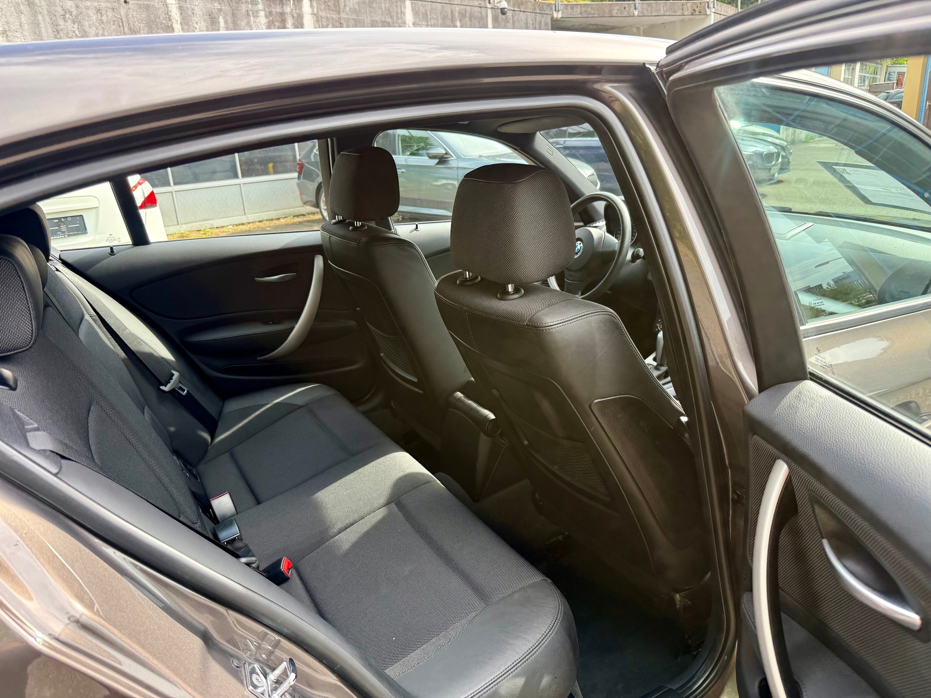 BMW 120i Steptronic-image-9