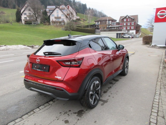 NISSAN Juke 1.6 Hybrid Tekna-showroom-element-2