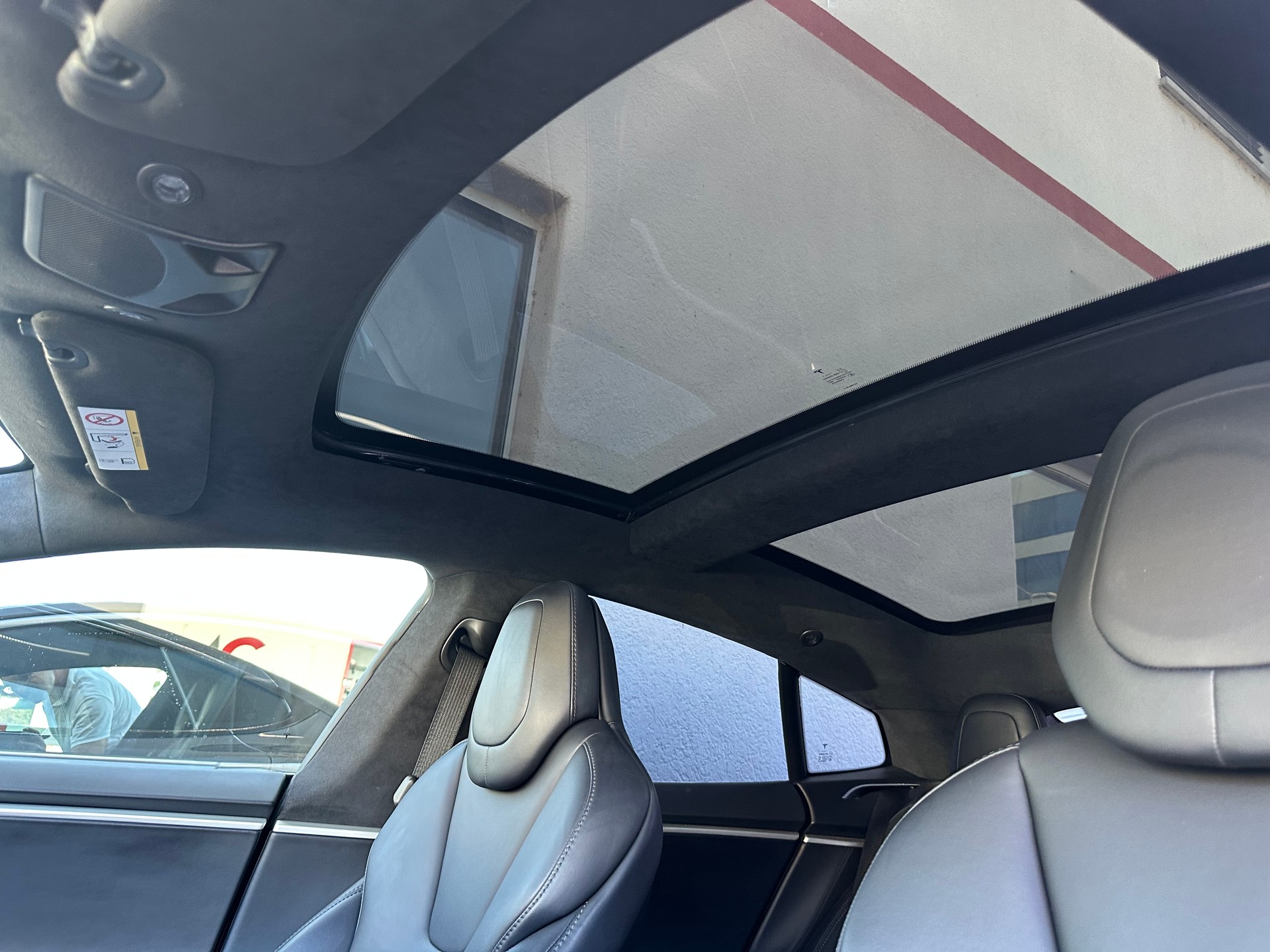 TESLA Model S 100 D-image-11