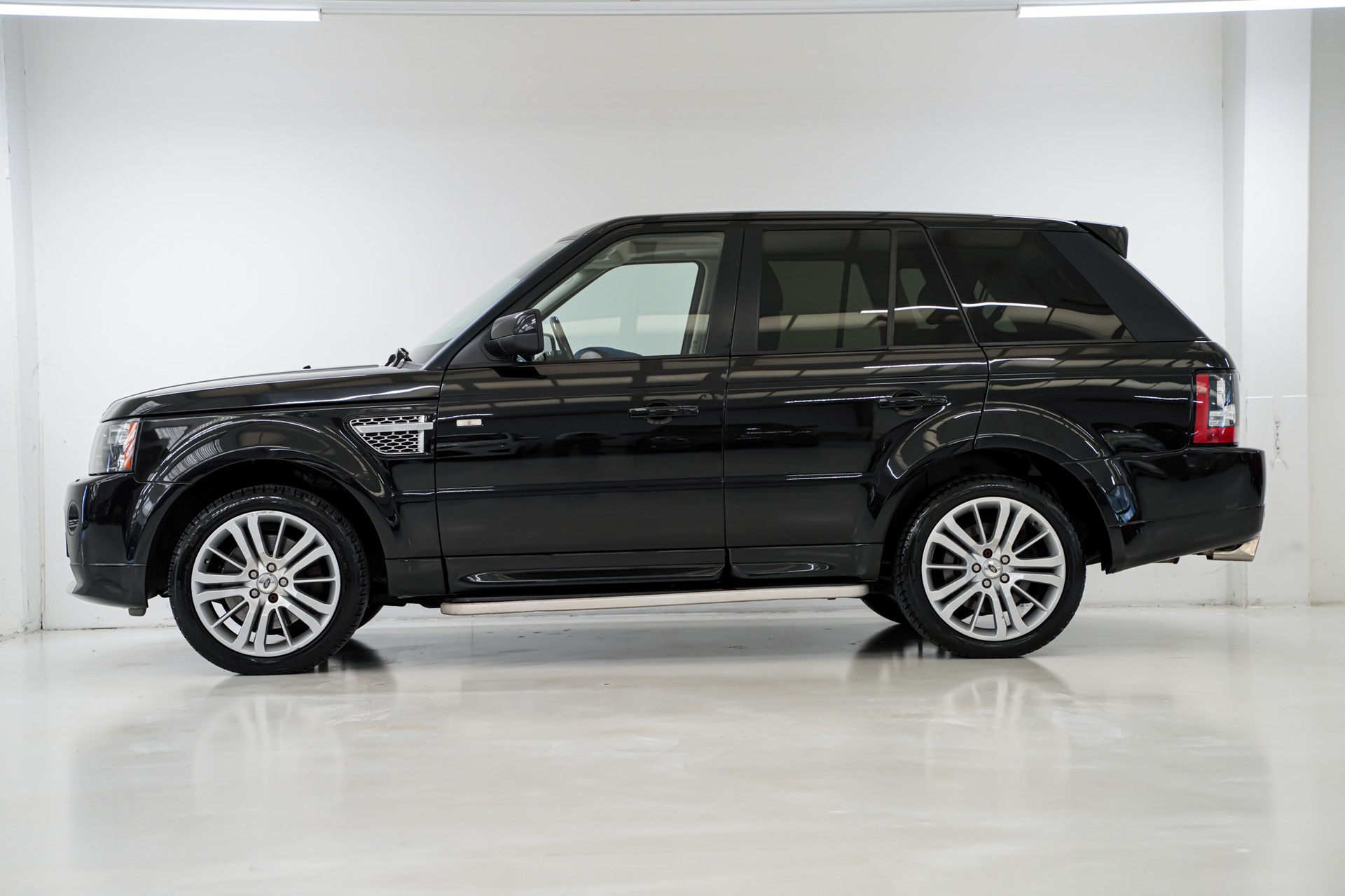 LAND ROVER Range Rover Sport 3.0 TDV6 Autobiography Automatic-showroom-element-3