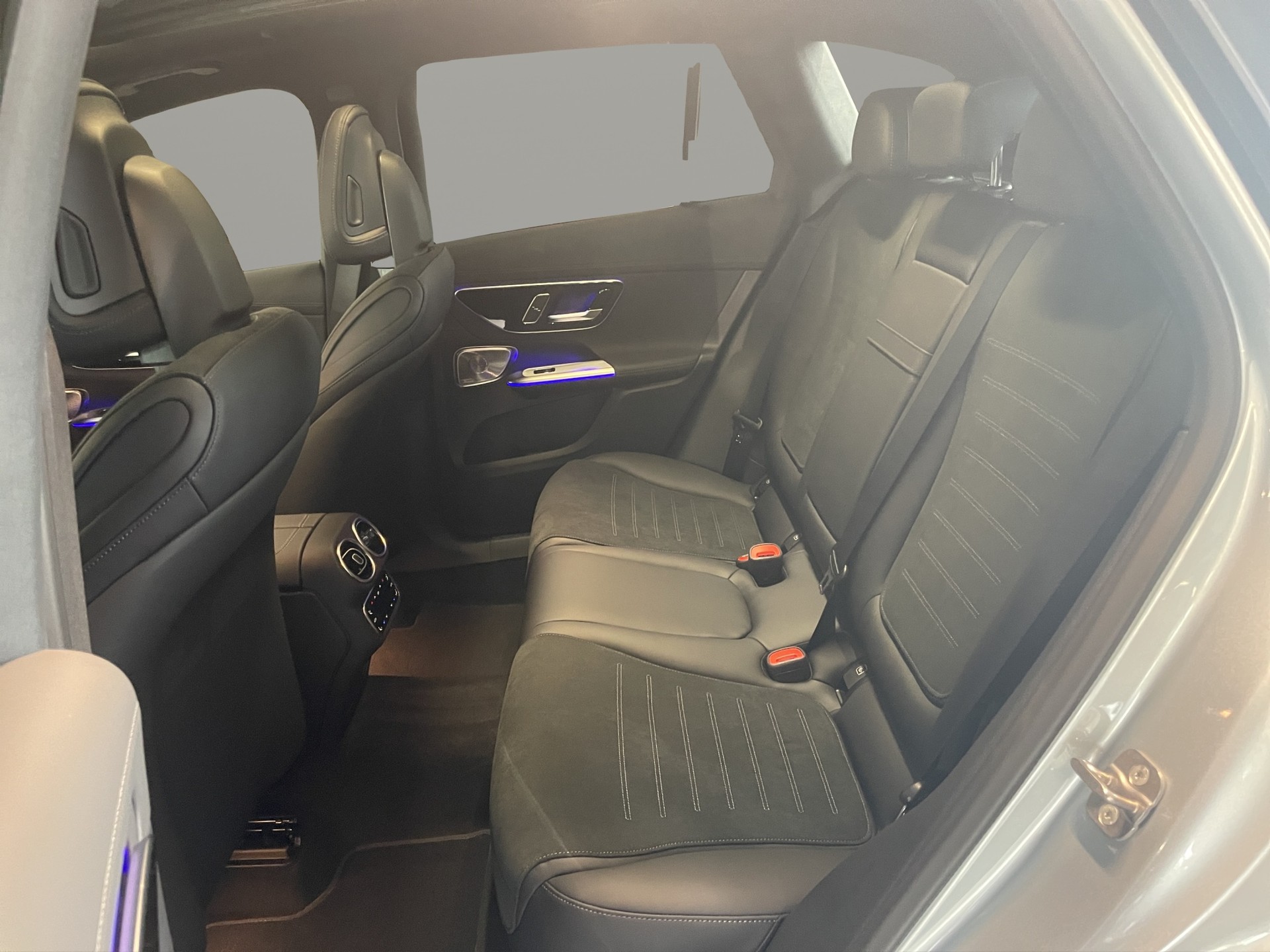 MERCEDES-BENZ GLC 300 4Matic 9G-Tronic-image-11