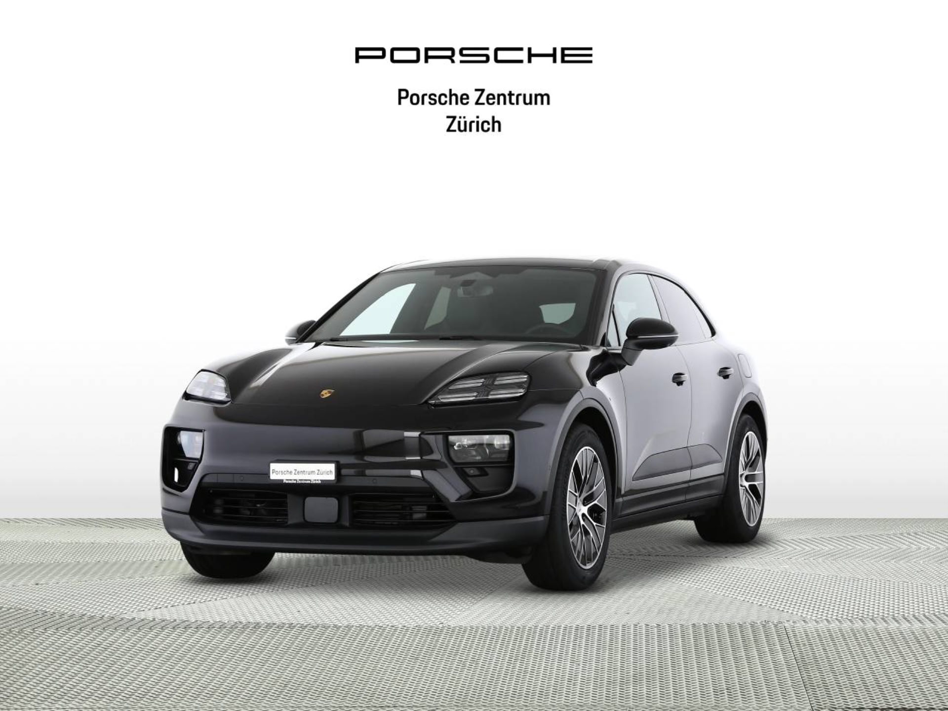 PORSCHE Macan 4