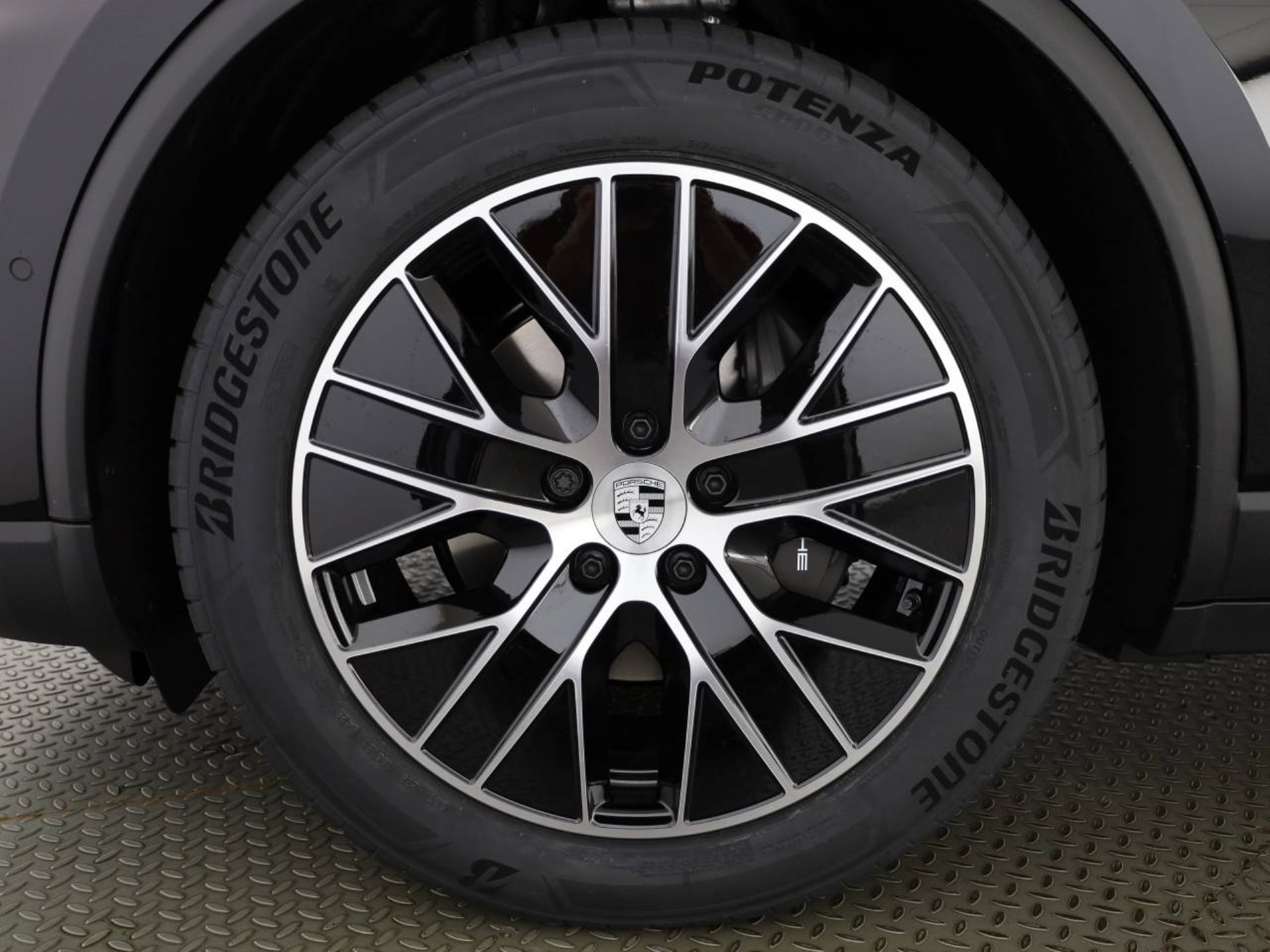 PORSCHE Macan 4-image-5