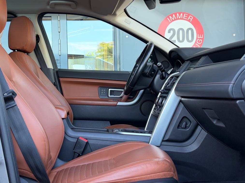 LAND ROVER Discovery Sport 2.0 TD4 HSE-image-11