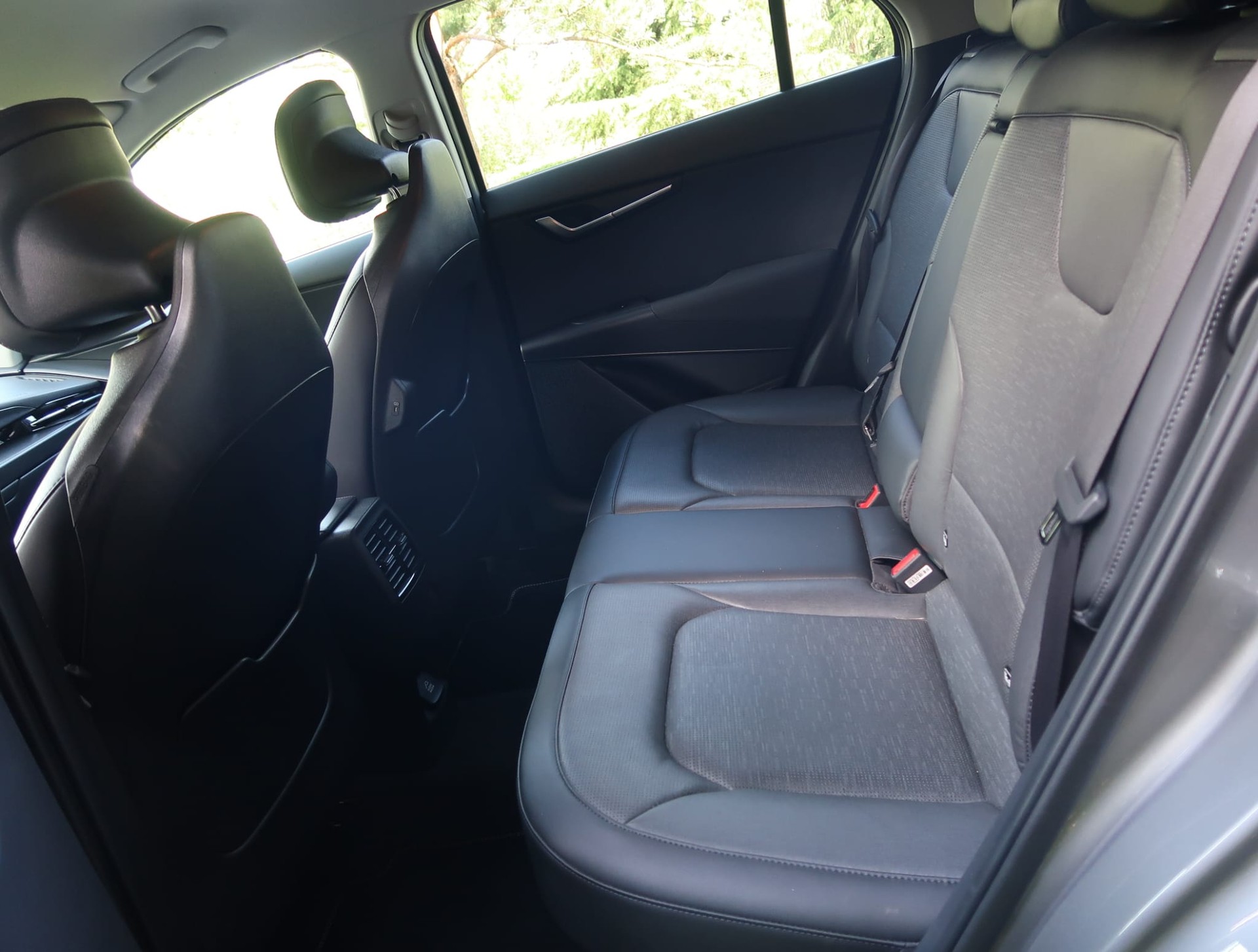 KIA Niro 1.6GDi Hybrid Style DCT-image-26