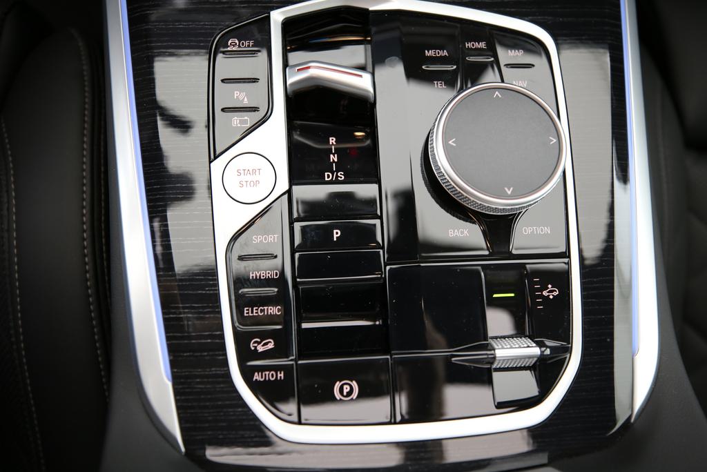 BMW X5 50e xDrive SAG-image-8