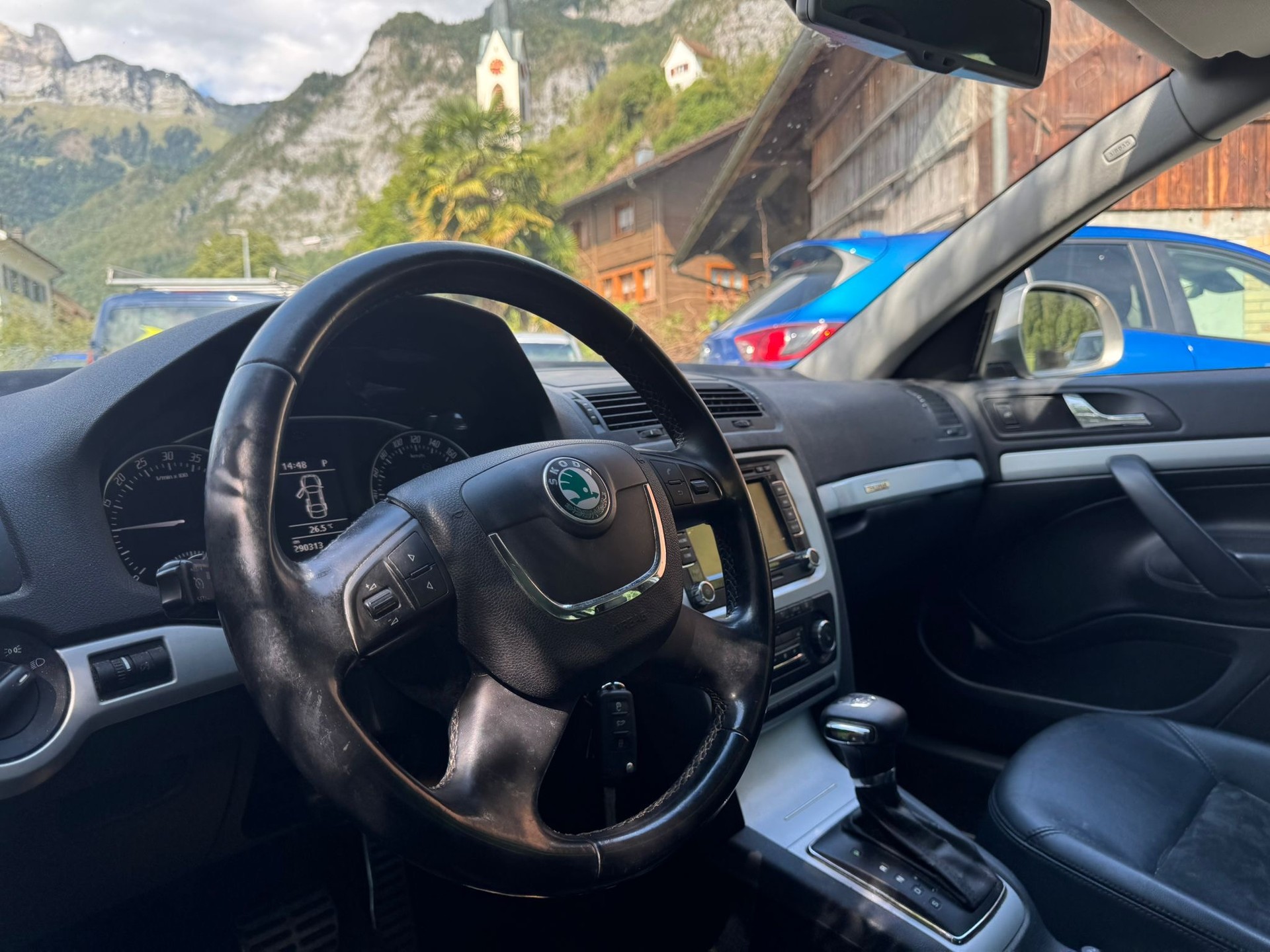 SKODA Octavia Combi 2.0 TDI Scout 4x4 DSG-image-13