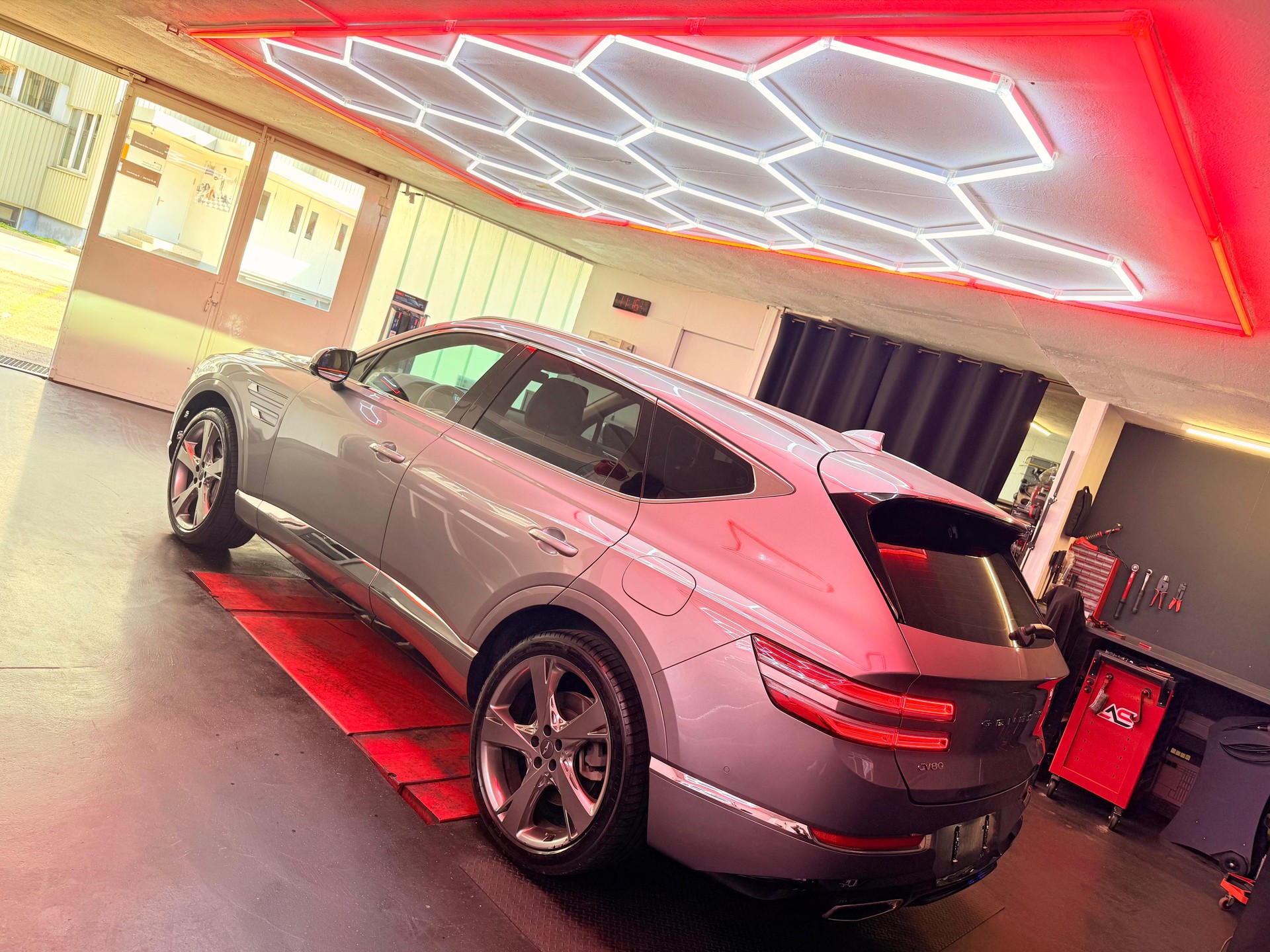 GENESIS GV80 2.5 TGDI Premium 7 Seater AT8 AWD-image-2