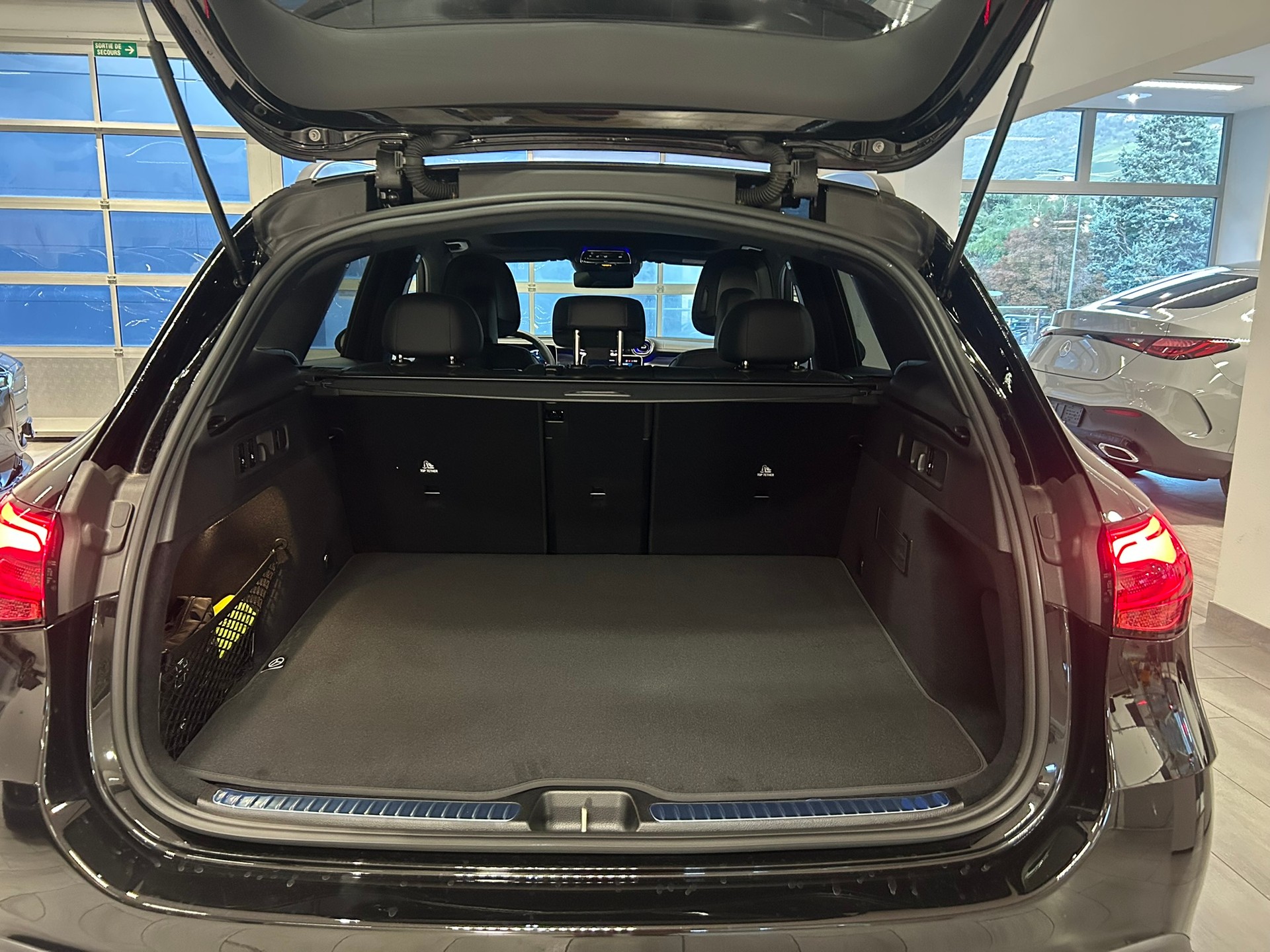 MERCEDES-BENZ GLC 450d 4Matic AMG Line 9G-Tronic-image-12