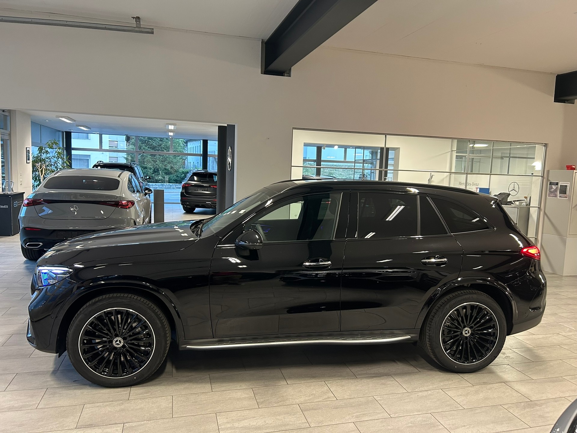 MERCEDES-BENZ GLC 450d 4Matic AMG Line 9G-Tronic-showroom-element-3