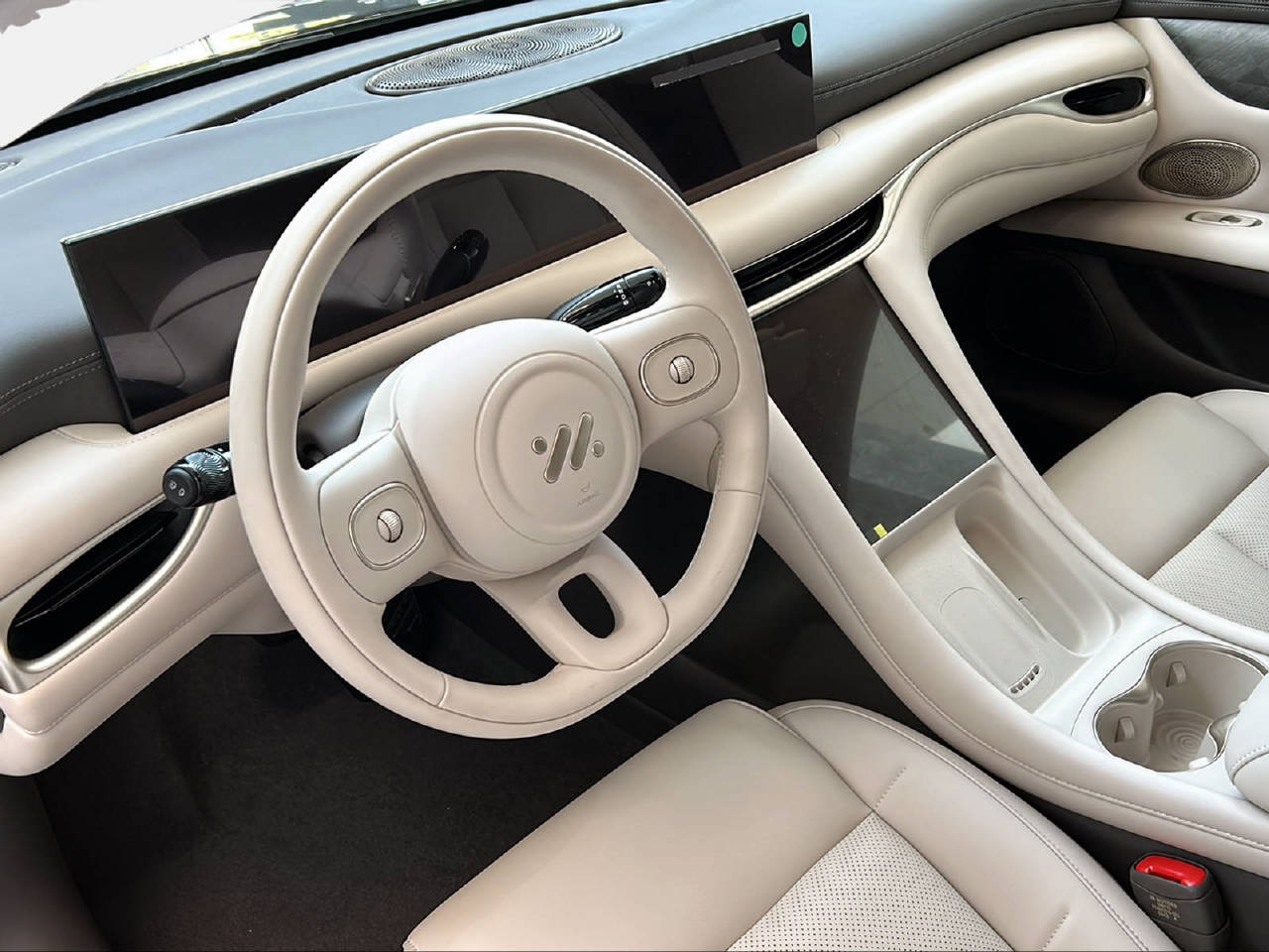 MG IM5 100 kWh Performance 20 4WD-image-9