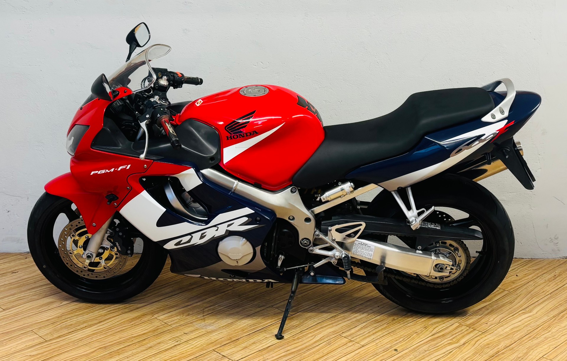 HONDA CBR 600 F-image-5
