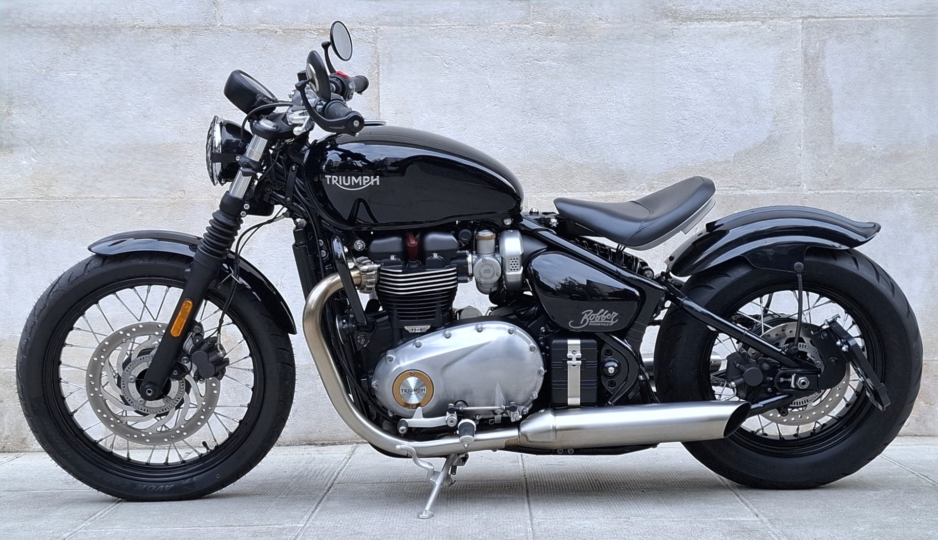 TRIUMPH Bonneville 1200 Bobber ABS-image-2