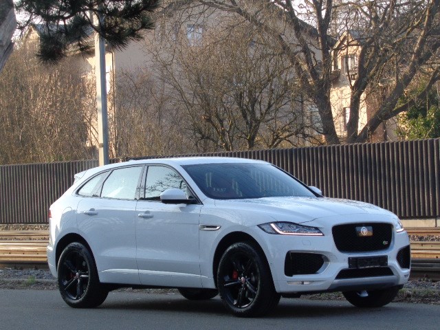 JAGUAR F-Pace 3.0 V6 First Edition AWD Automatik-image-14