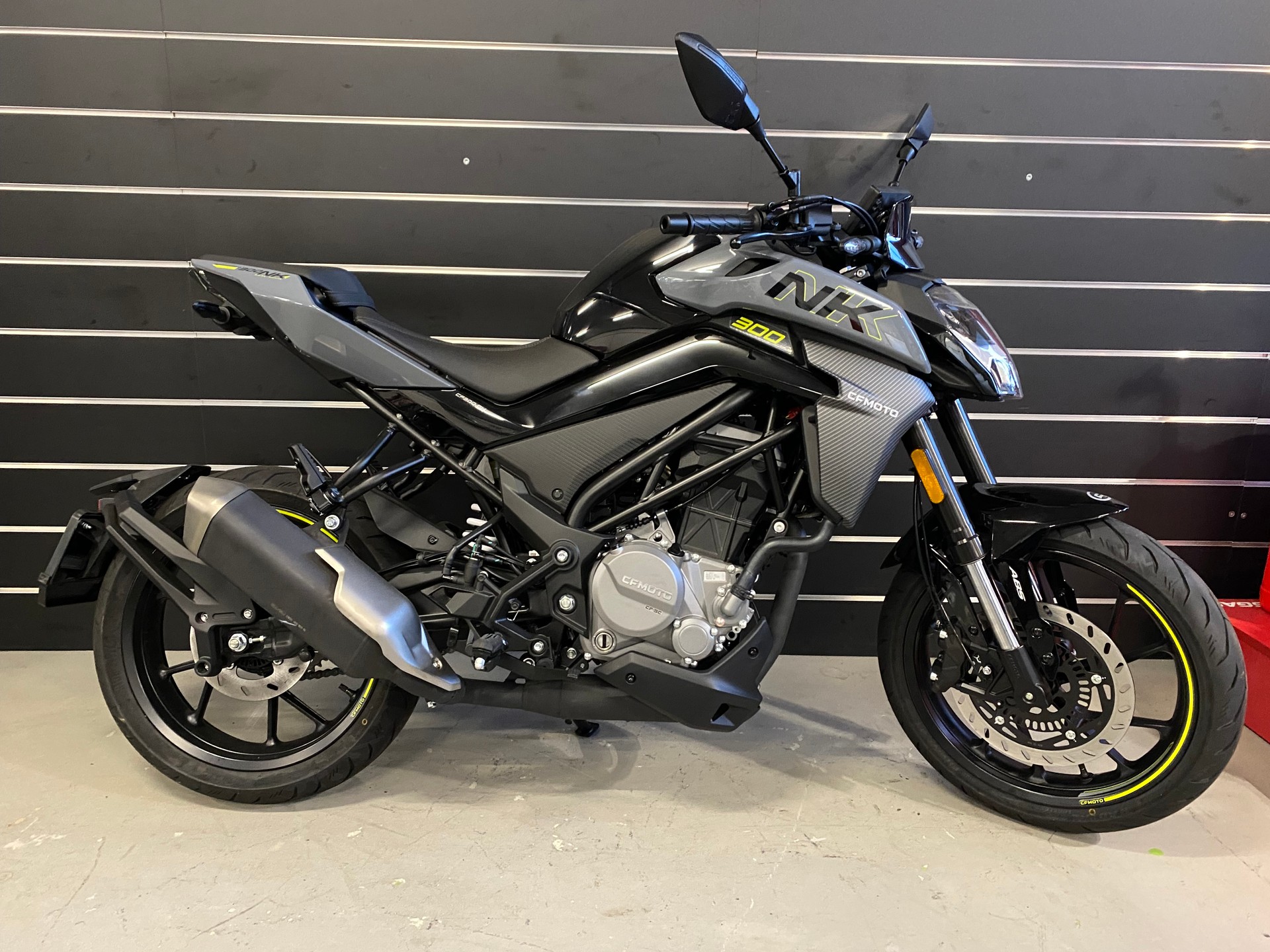 CF MOTO 300 NK-image-0