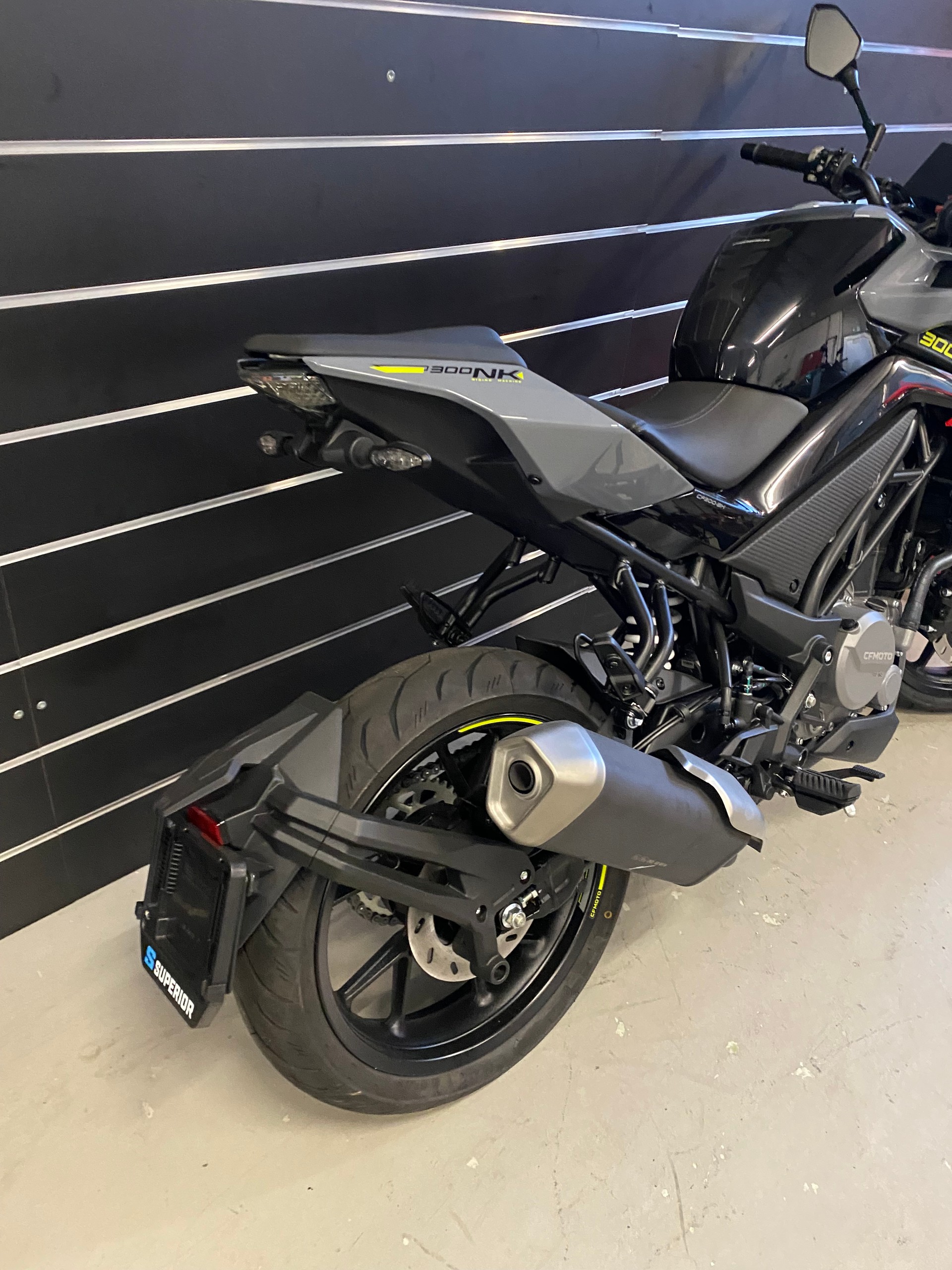 CF MOTO 300 NK-image-2