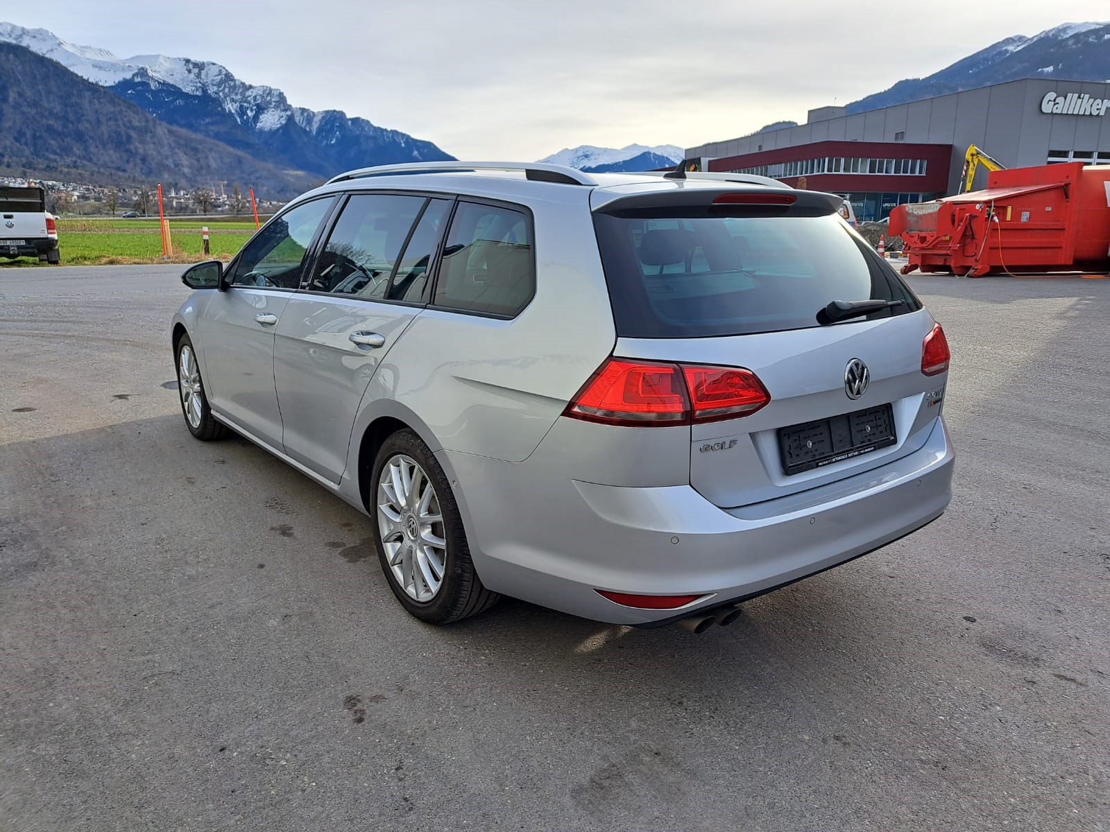 VW Golf Variant 2.0 TDI Allstar 4Motion-image-5