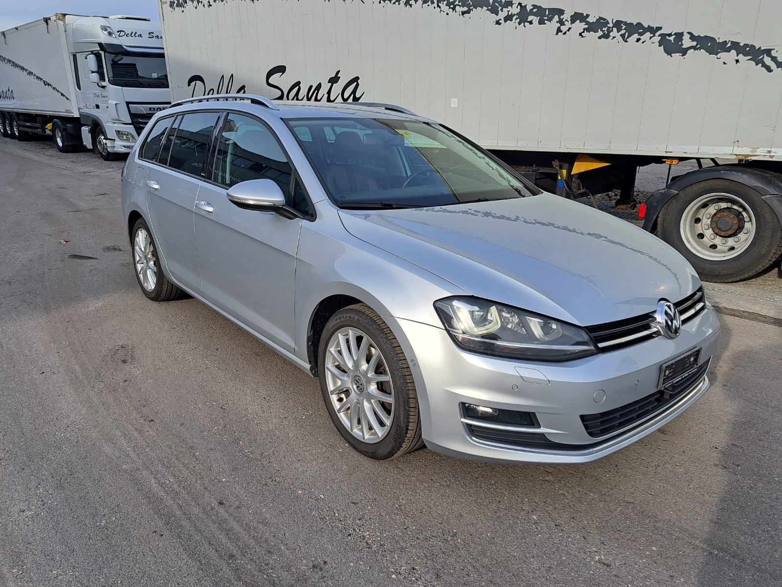 VW Golf Variant 2.0 TDI Allstar 4Motion-image-3