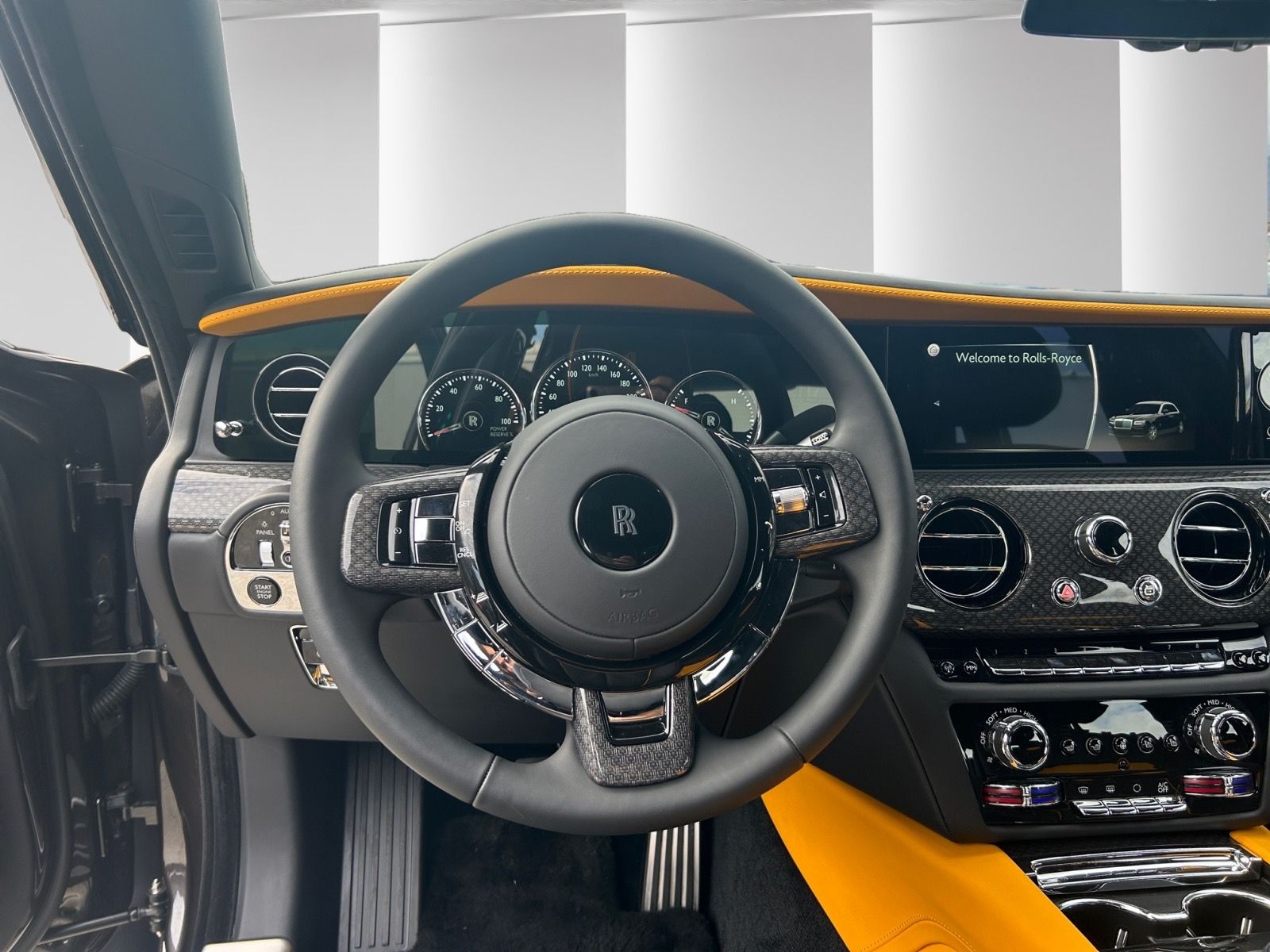 ROLLS-ROYCE Ghost 6.75 V12 Black Badge-image-12