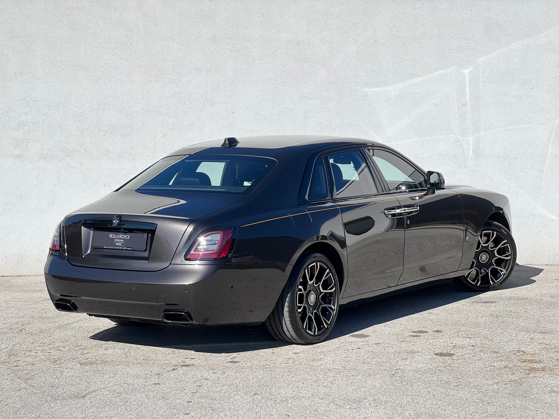 ROLLS-ROYCE Ghost 6.75 V12 Black Badge-image-1