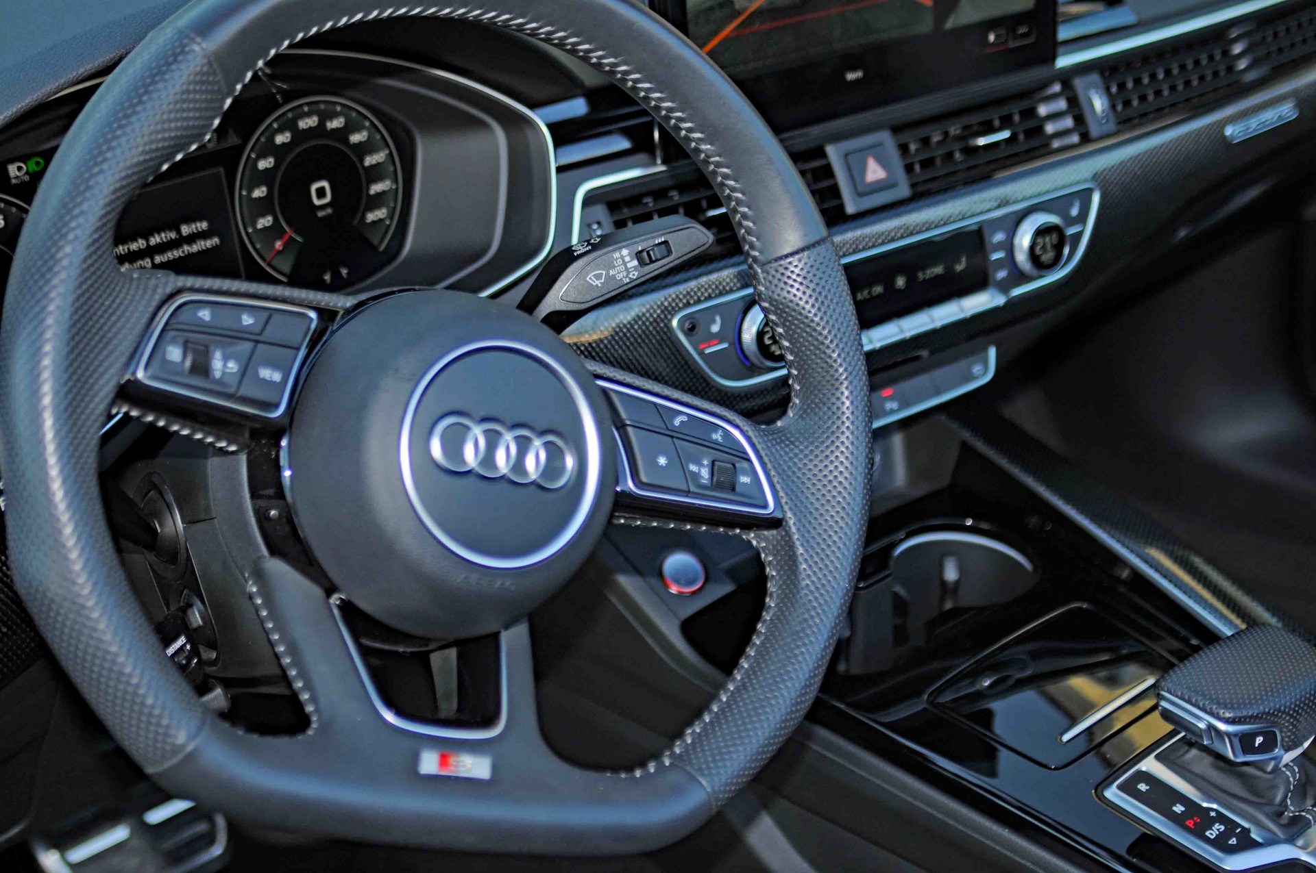 AUDI S5 Cabriolet 3.0 TFSI quattro tiptronic-image-5